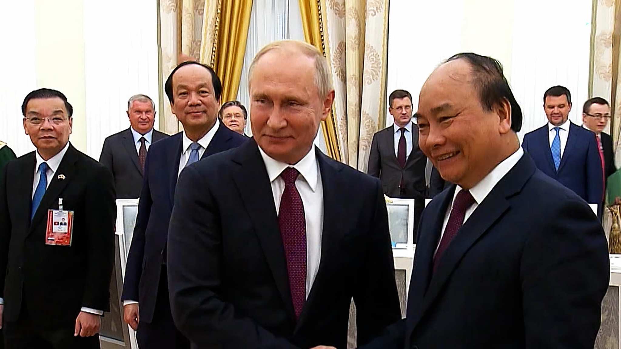 Владимир Путин примет участие в форуме "Россия зовет!"