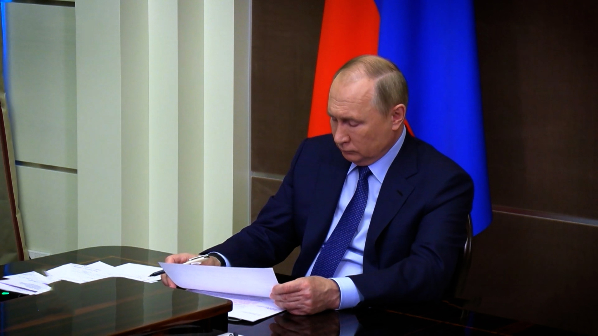 Ревакцинация президента, поручения по зарплатам, модернизация почты