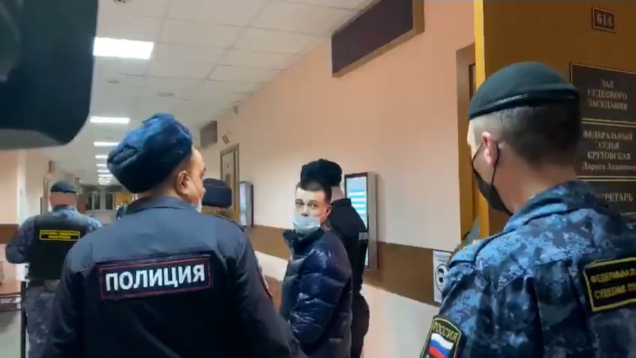 Мужчина, устроивший на МКАД гонки с полицией, оказался не дилером, а наркобароном