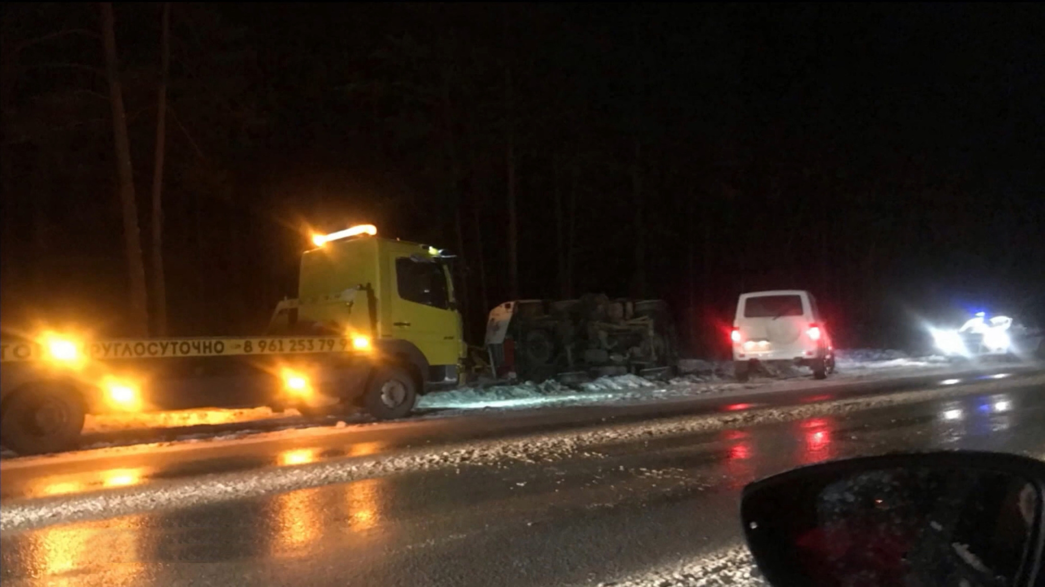 Во Владимирской трассе перевернулась скорая