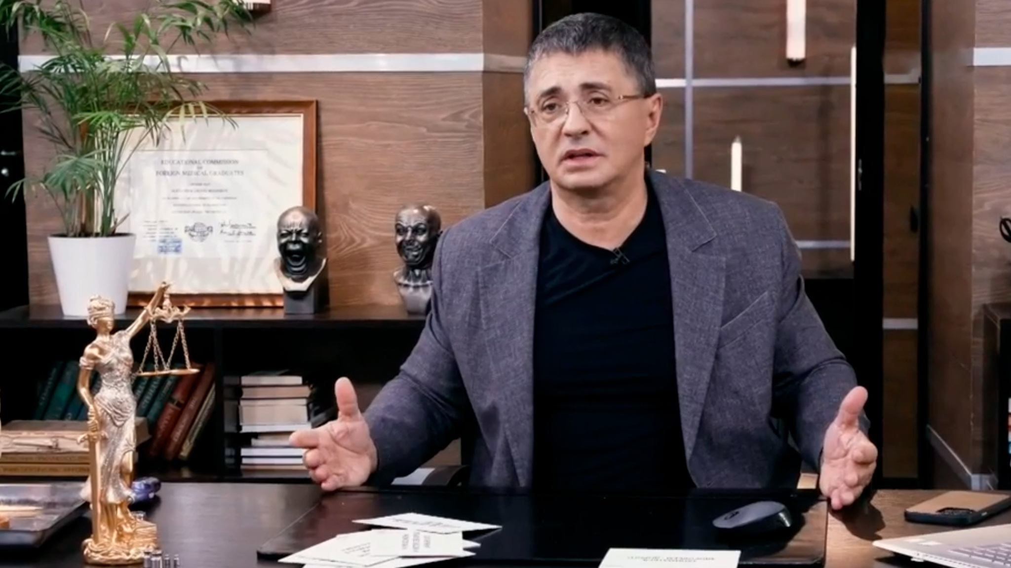 Мясников ответил на обвинение в грубости: "Никогда не считал себя интеллигентом"