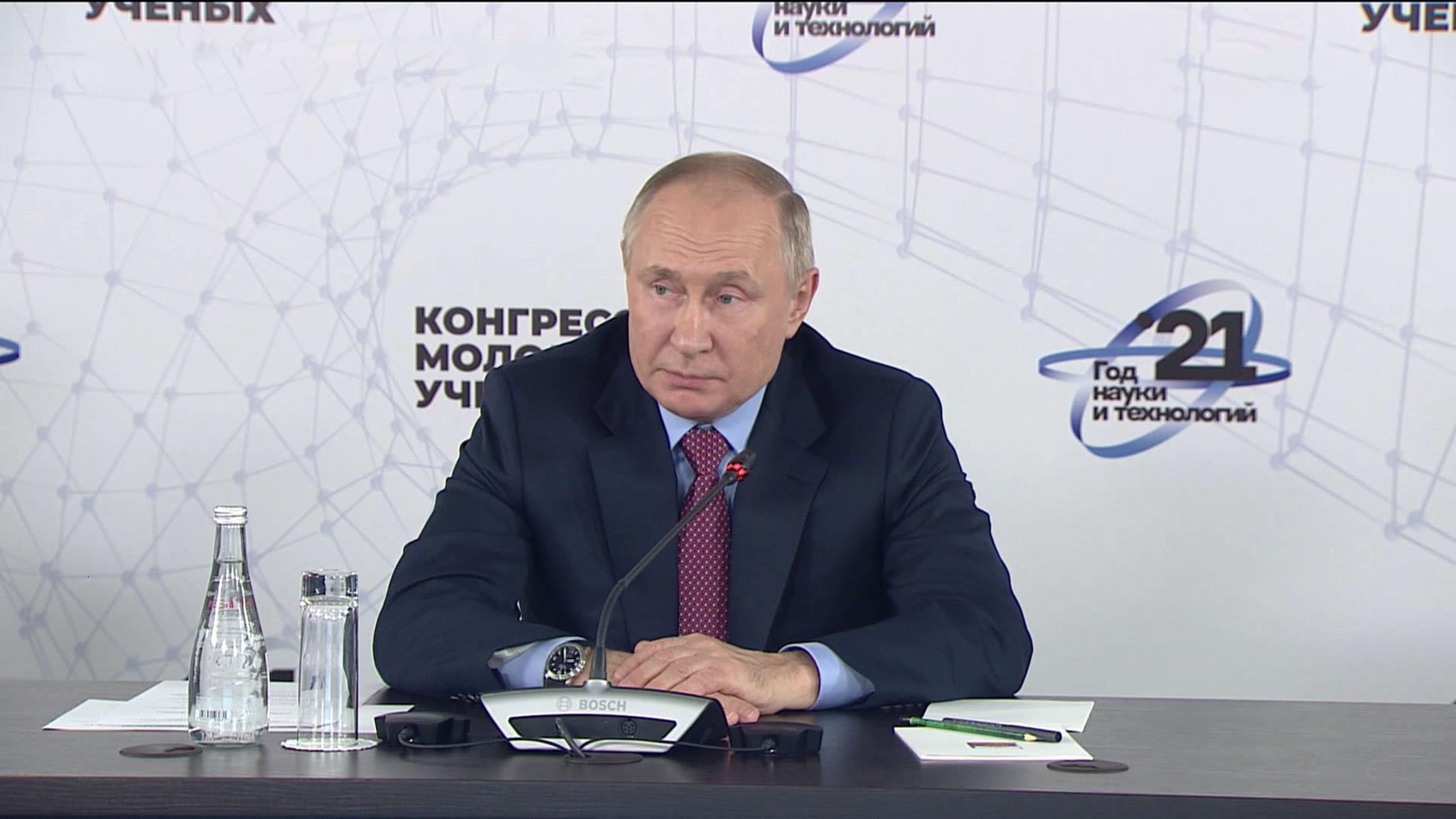 Владимир Путин провел встречу с участниками Конгресса молодых ученых