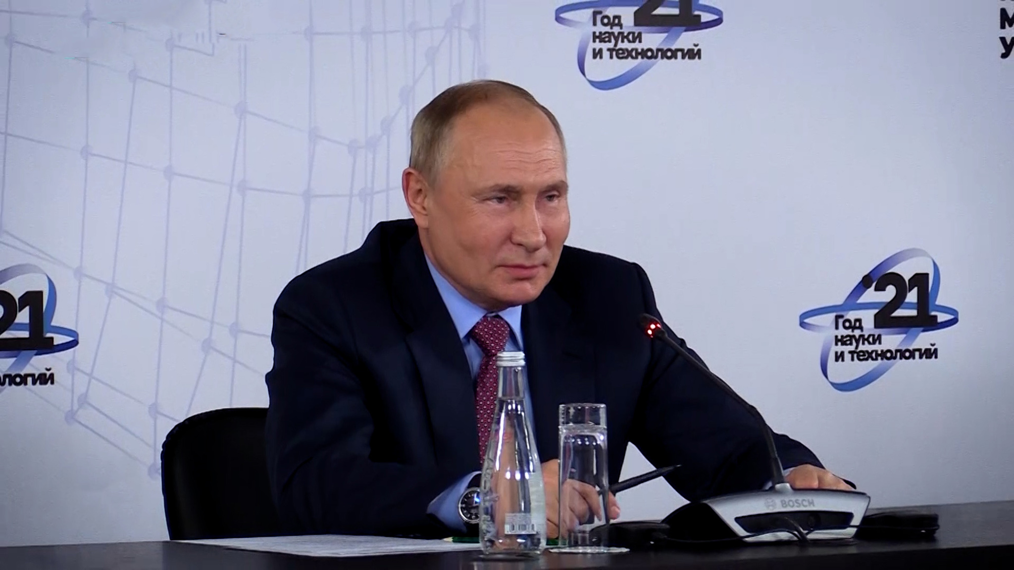 Удержать невозможно: Путин порассуждал о глупости и уроках истории