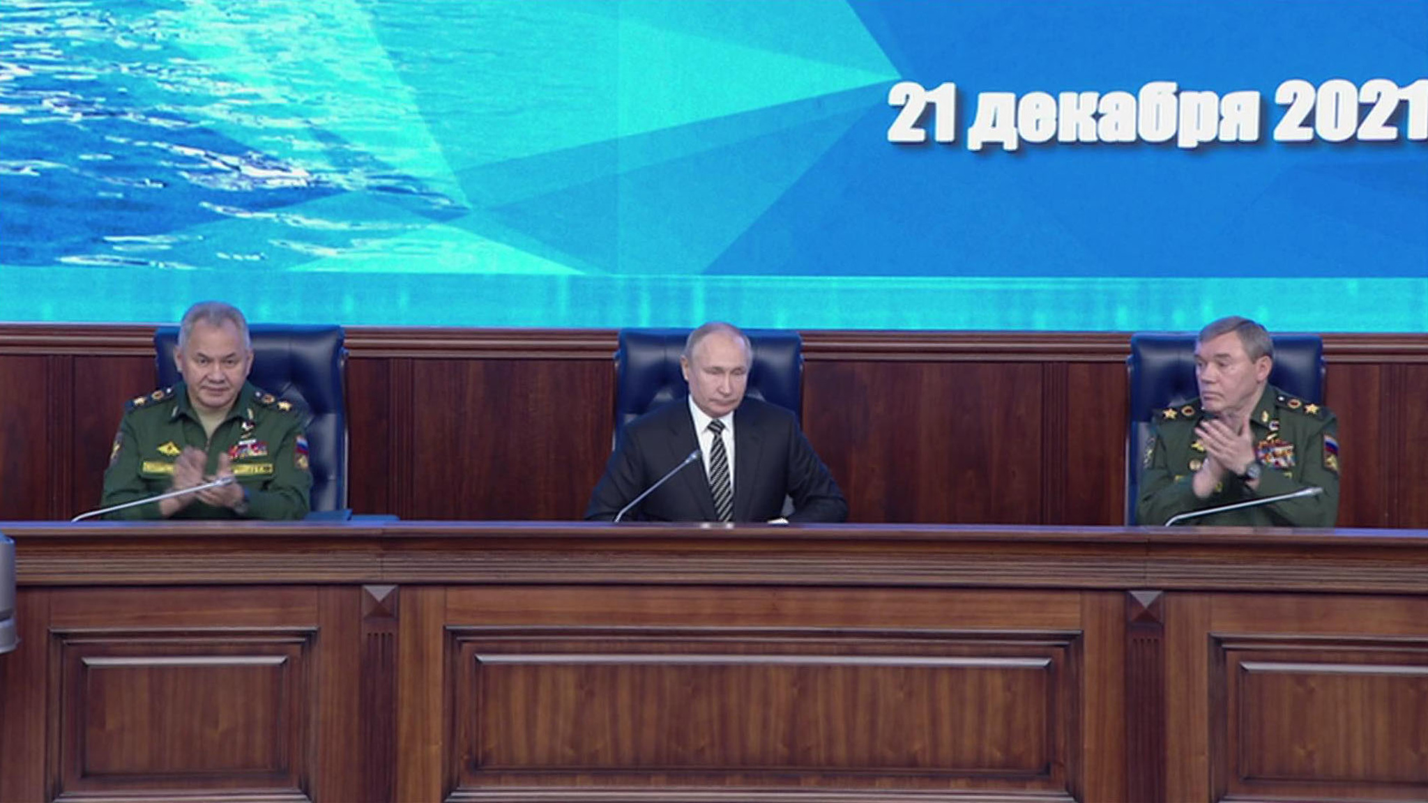 Путина беспокоит наращивание группировки НАТО у российских границ