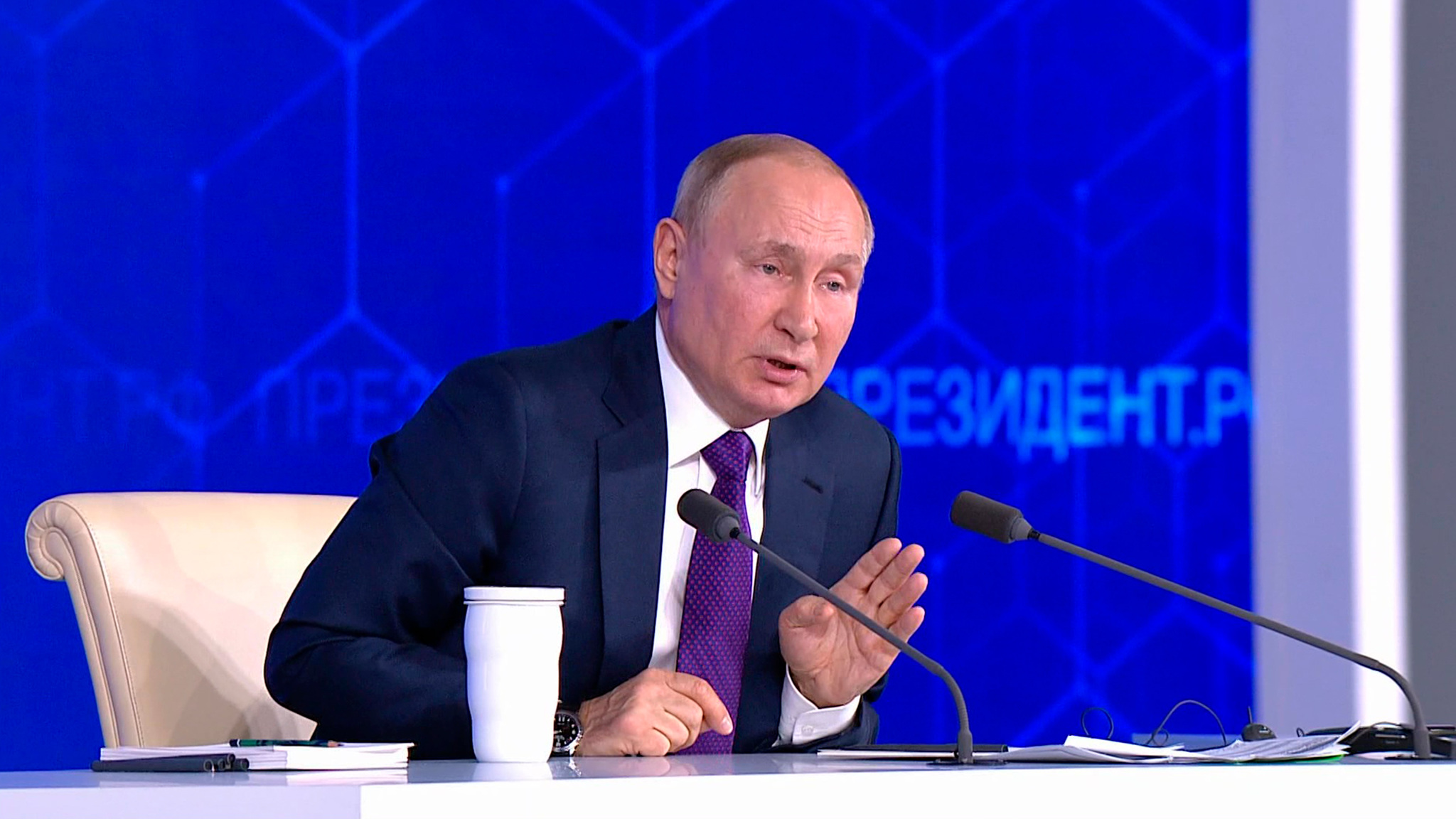 Путин: потребности многодетных семей нужно вписать в инфраструктурное развитие территорий