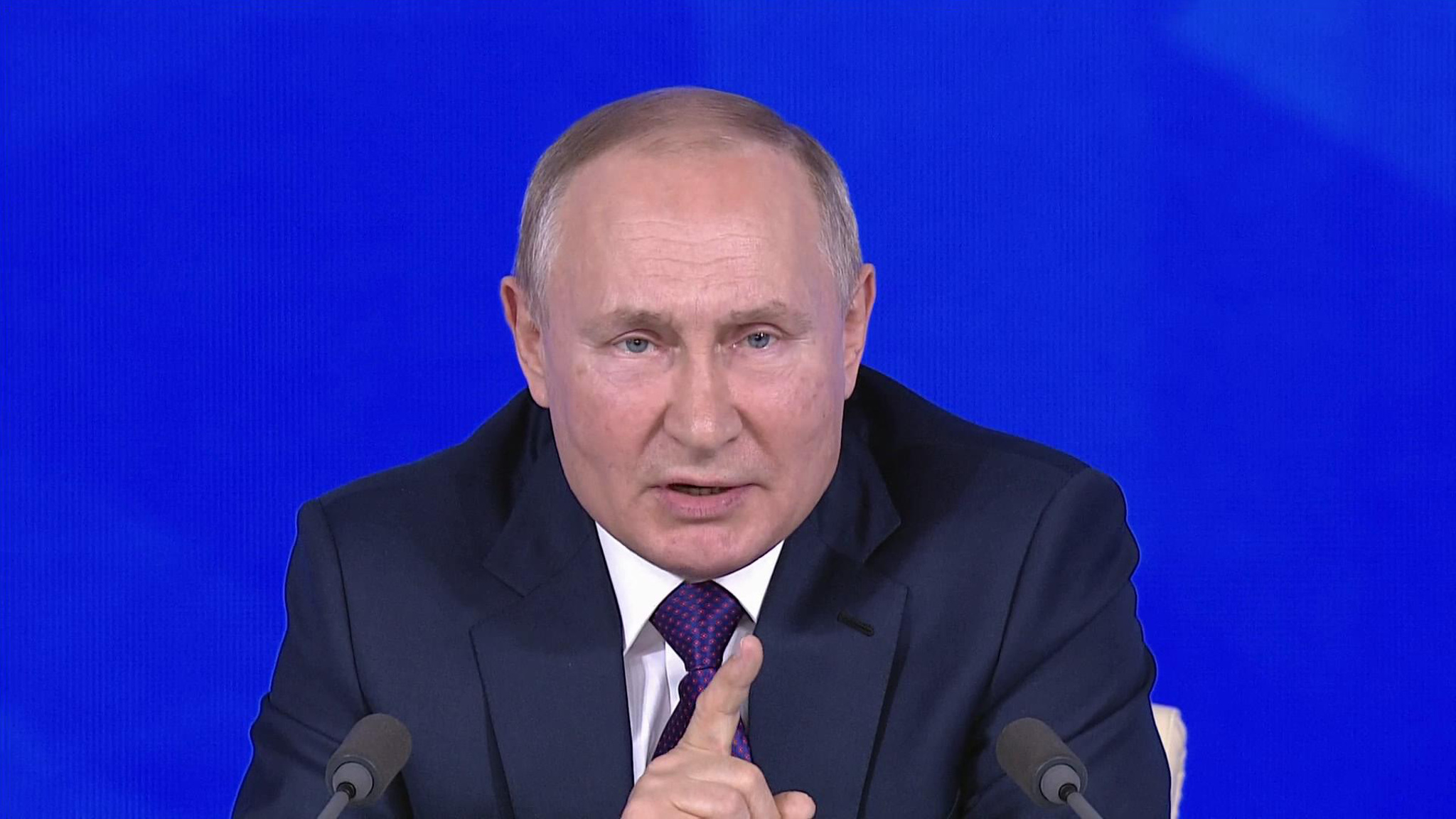 Путин: все наши действия направлены на поддержку семей с детьми
