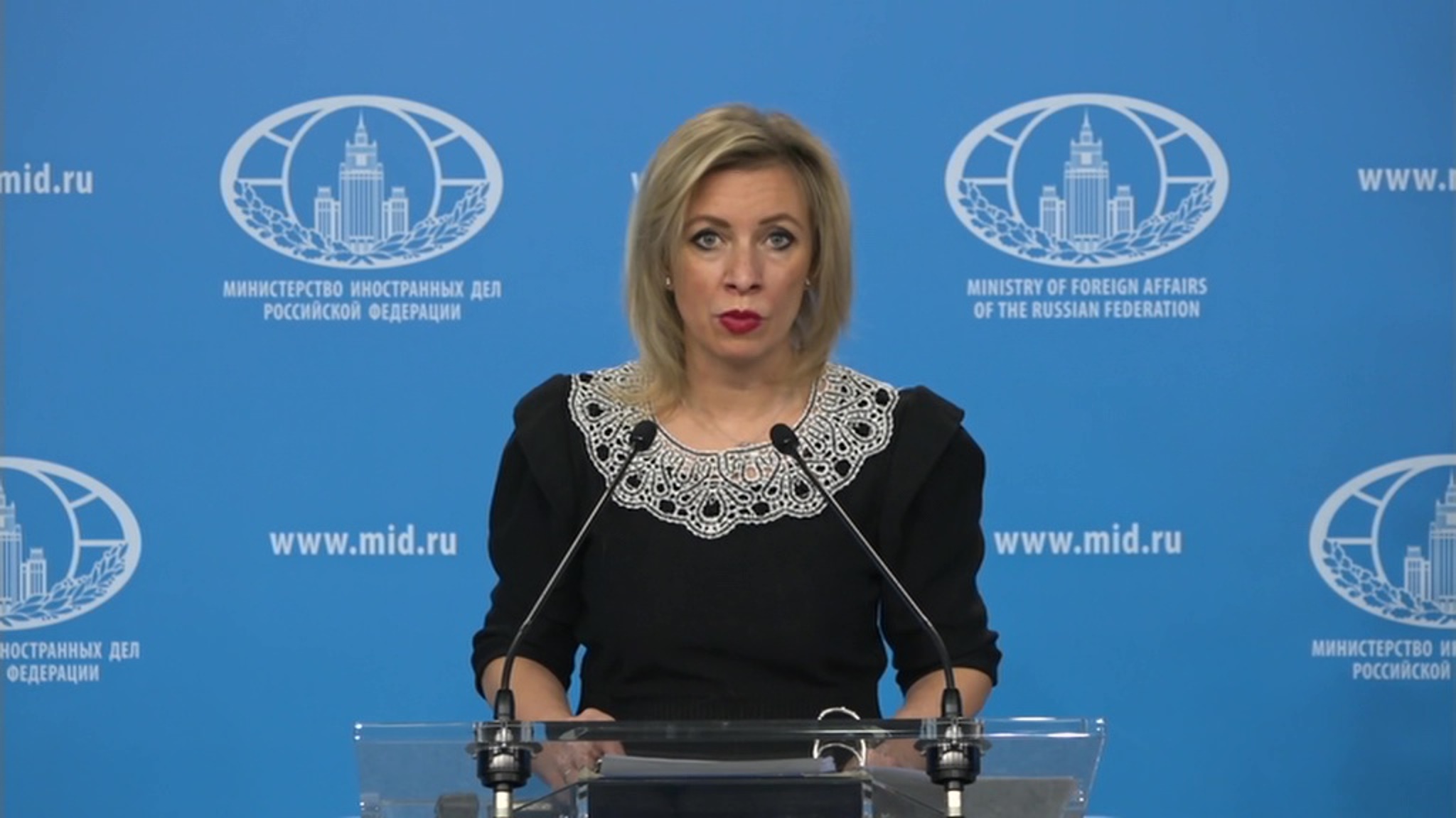 "Крестовый поход против собственного населения": Захарова о ситуации на Украине