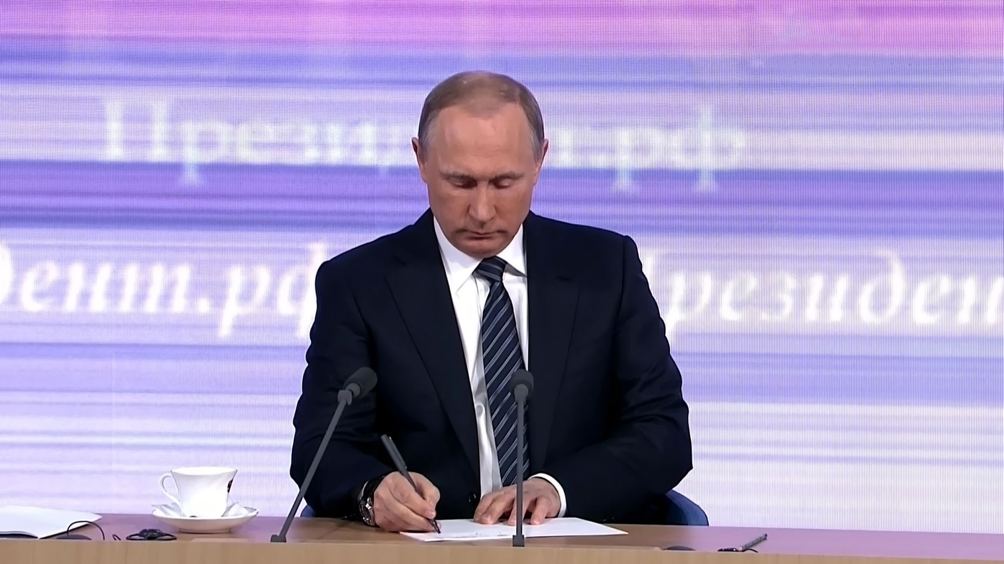 Лучше, чем гроссмейстер: Путин "просчитывает все"