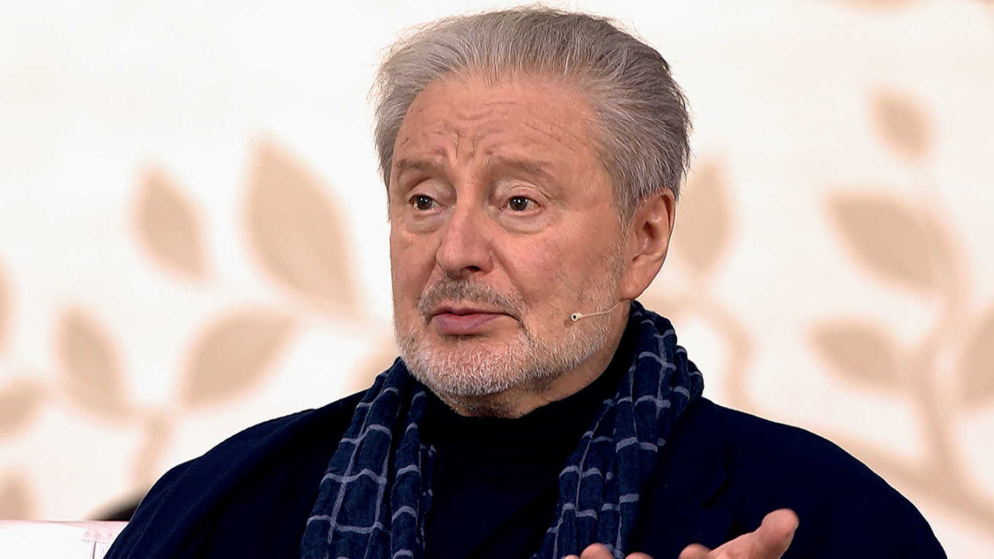 Смехов рассказал, почему Окуджава ненавидел Пугачеву