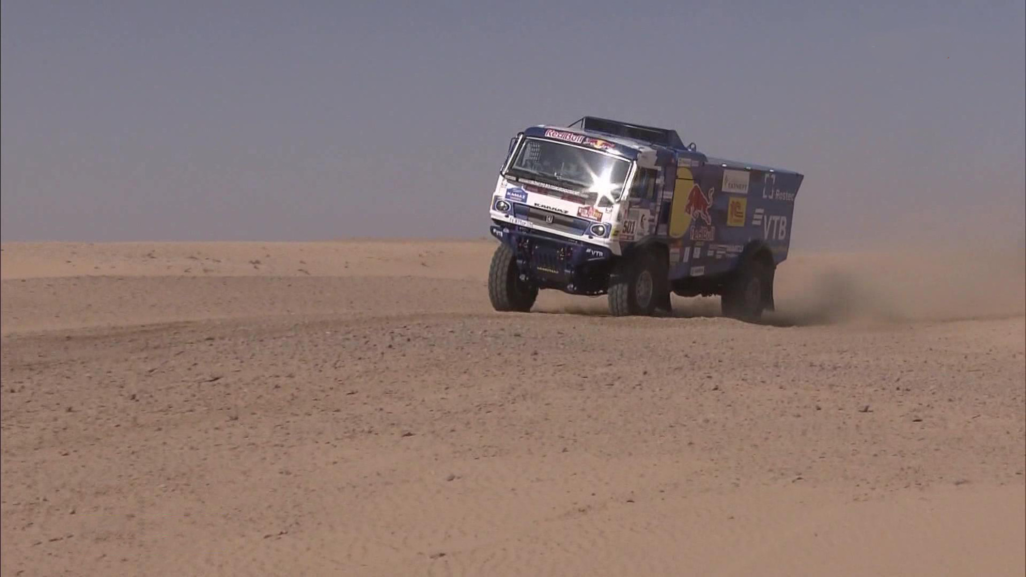 Победный хет-трик на бесконечном этапе: "КАМАЗ-мастер" на "Дакаре"