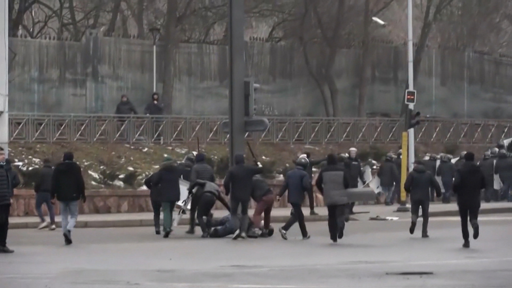 Беглый банкир Аблязов пытается "оседлать" волну протестов в Казахстане