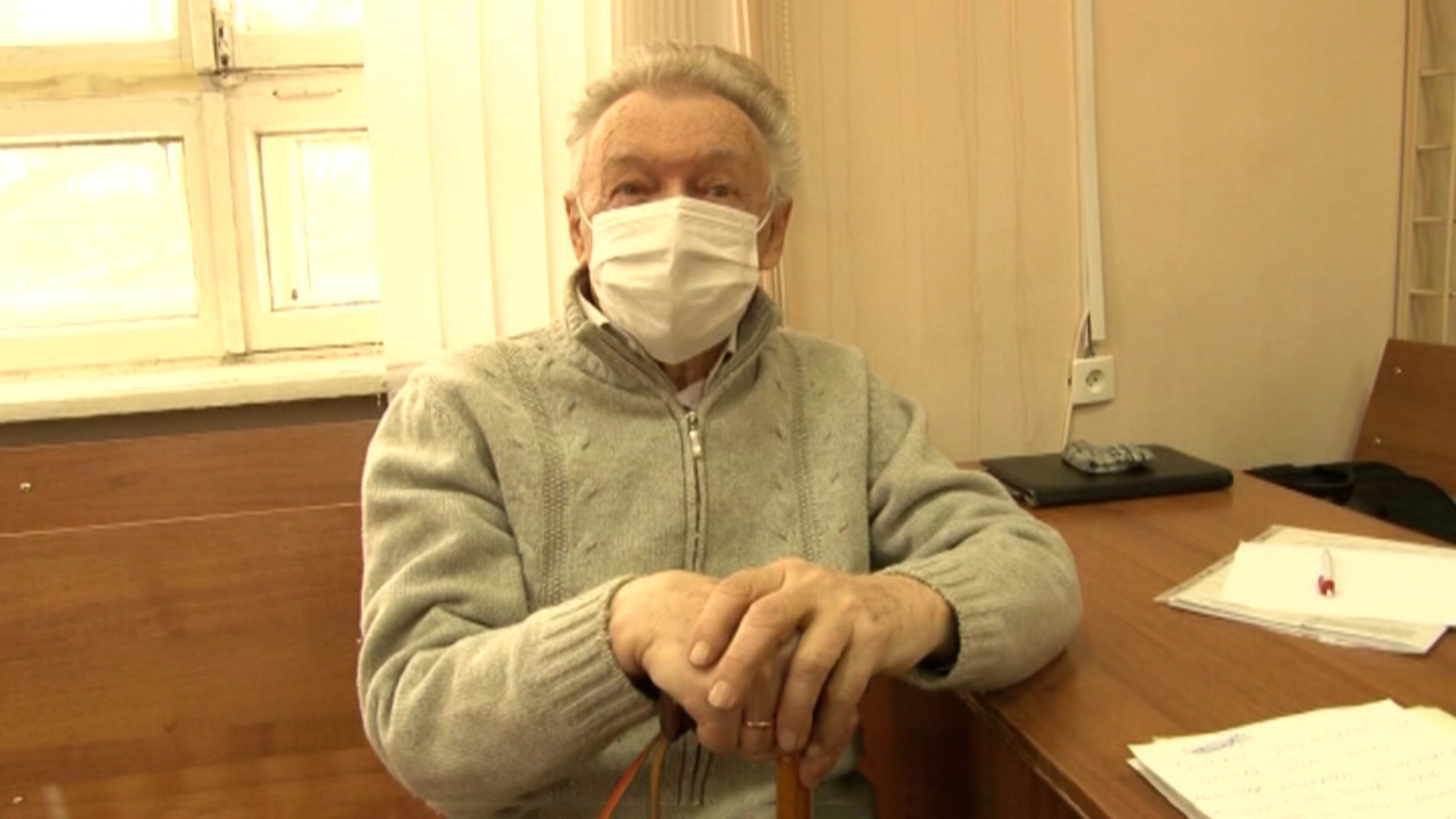 Рисовал "тройки" двоечникам: профессор-взяточник заплатит штраф