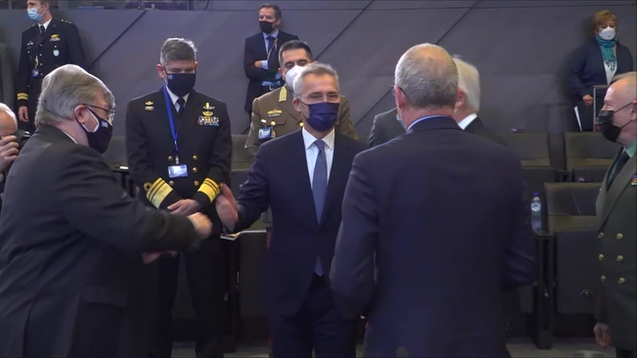 НАТО хочет вести переговоры с Россией