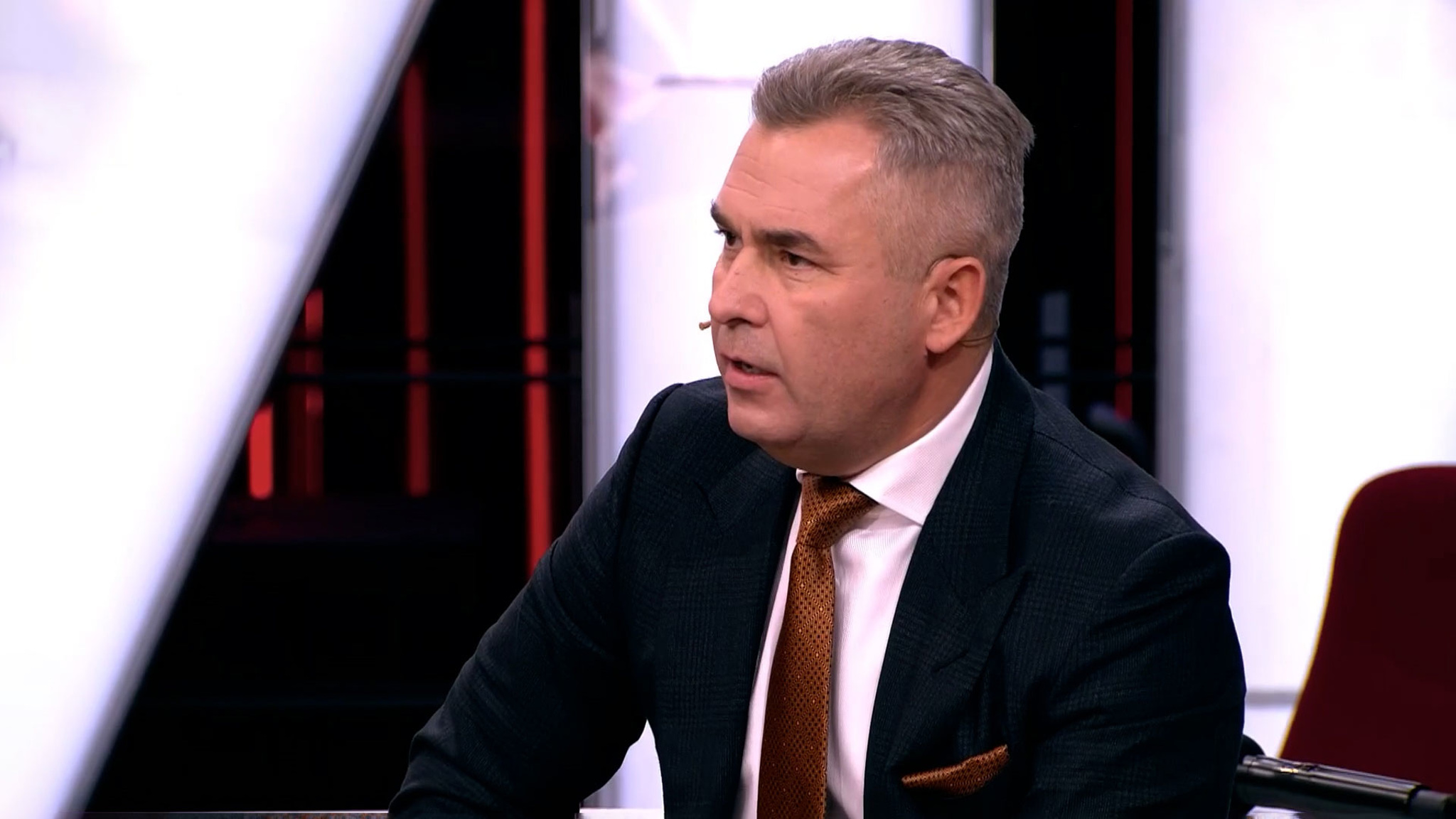 Павел Астахов заступился за стриптизершу, у которой муж похитил дочь