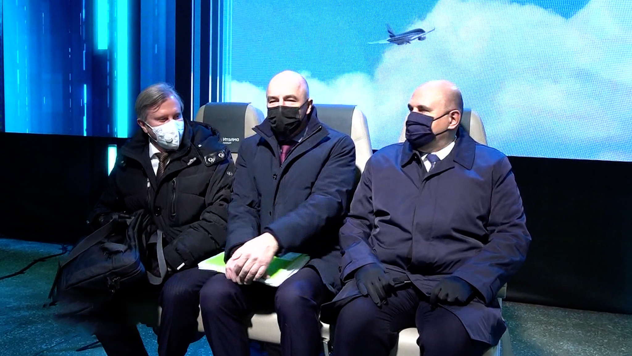 Мишустин лично оценил пассажирский самолет МС-21