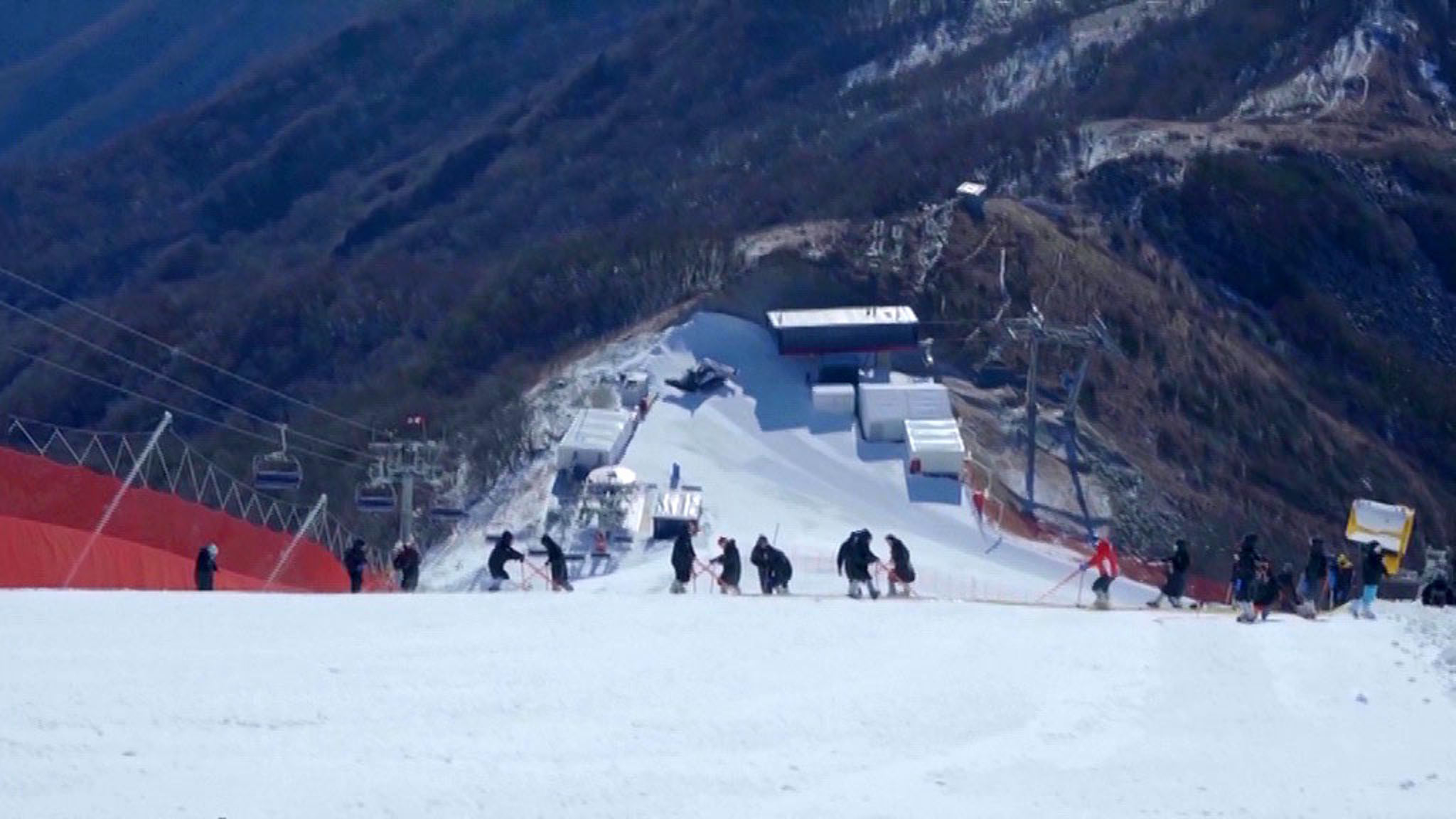 Олимпиада в Пекине: как восполняют дефицит снега