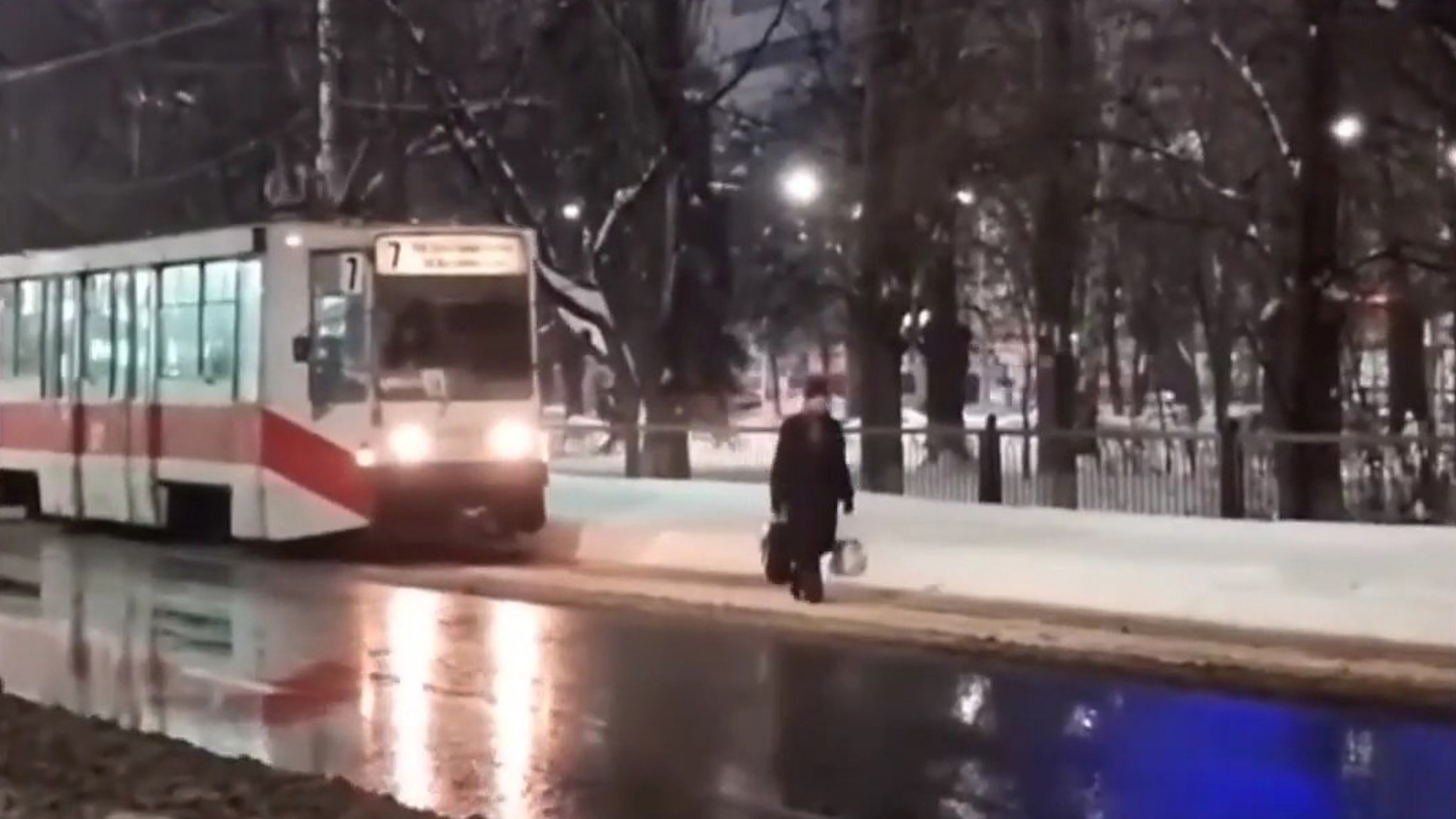В Саратове пенсионерка не хотела уступать дорогу трамваю