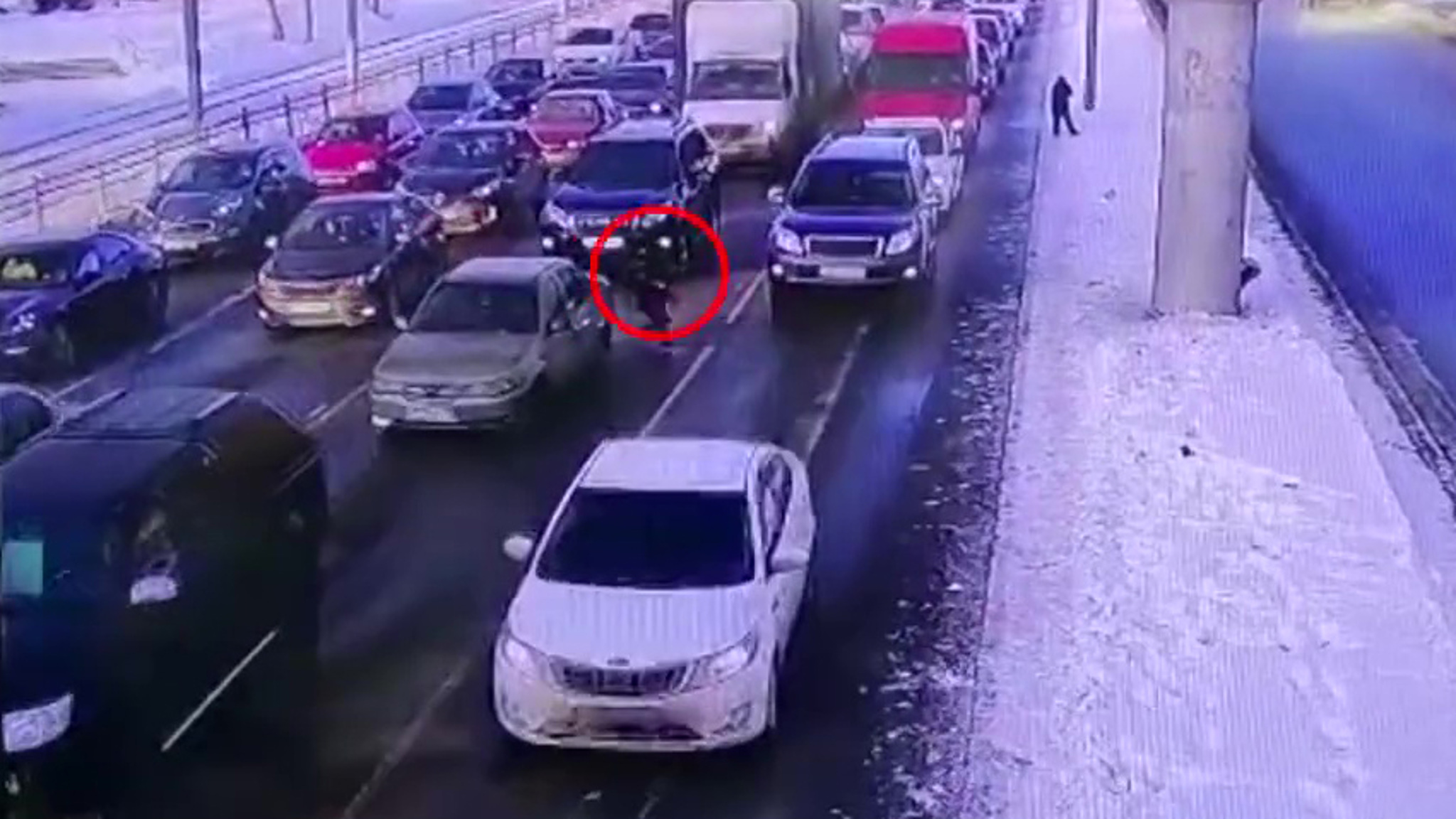 В Екатеринбурге внедорожник сбил 13-летнего ребенка