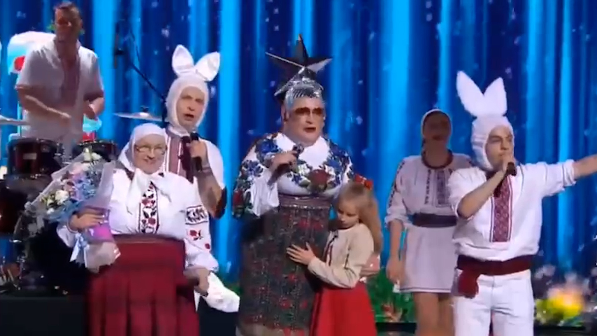 Верка Сердючка спела песню про Бандеру