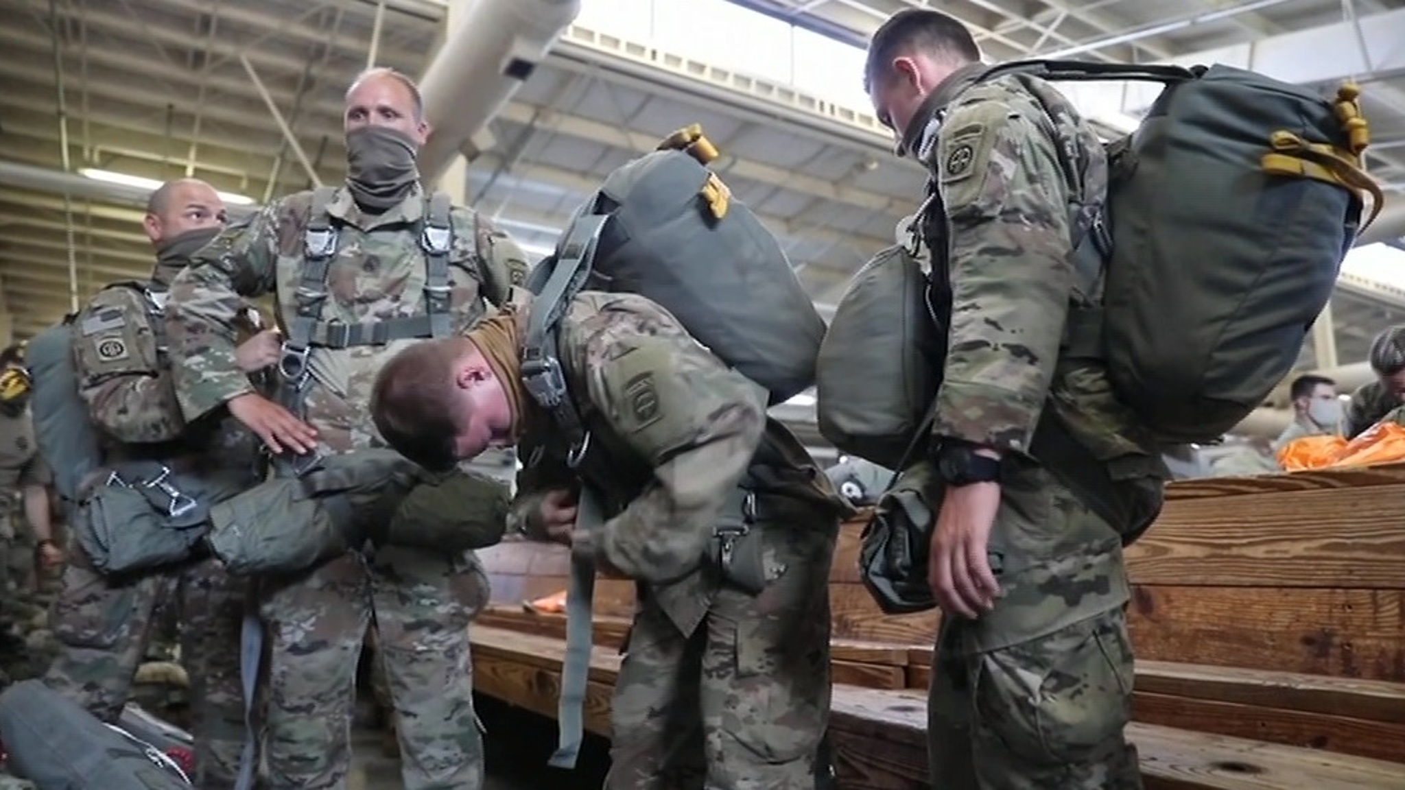 Обычные жители Украины не верят в мифическое "вторжение" России