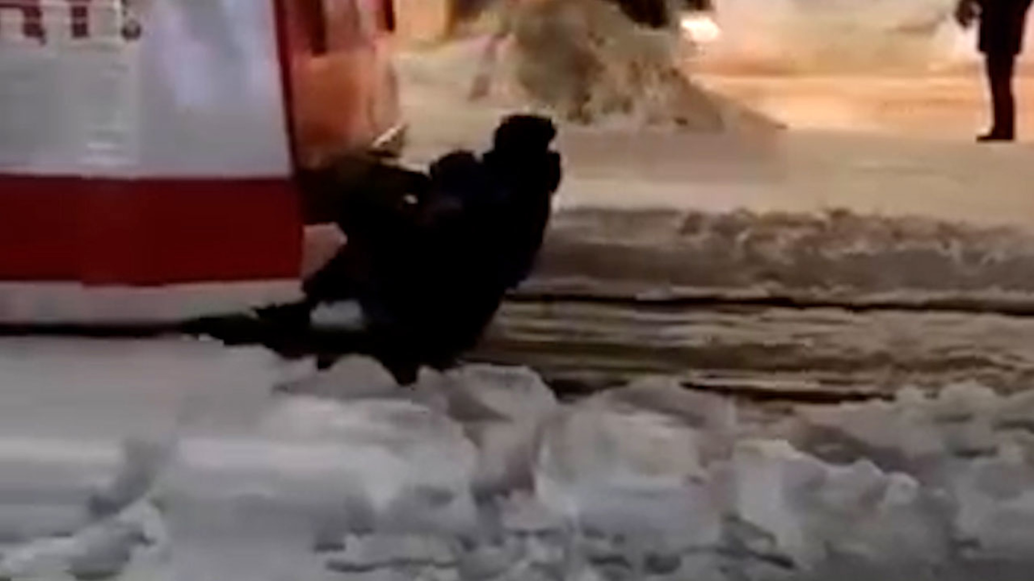 В Татарстане сняли на видео опасные детские забавы