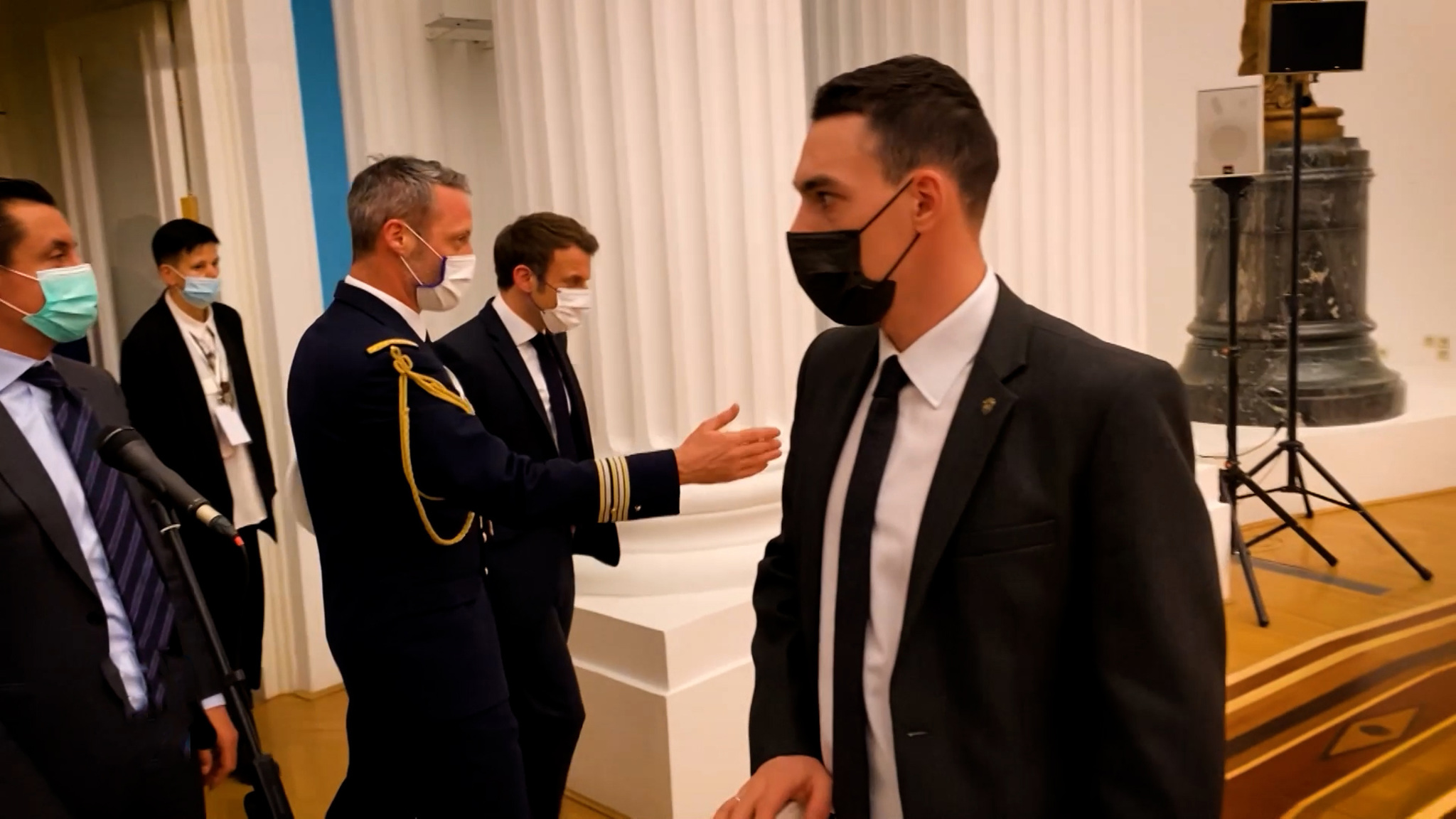 В Кремле Макрон не знал, куда идти