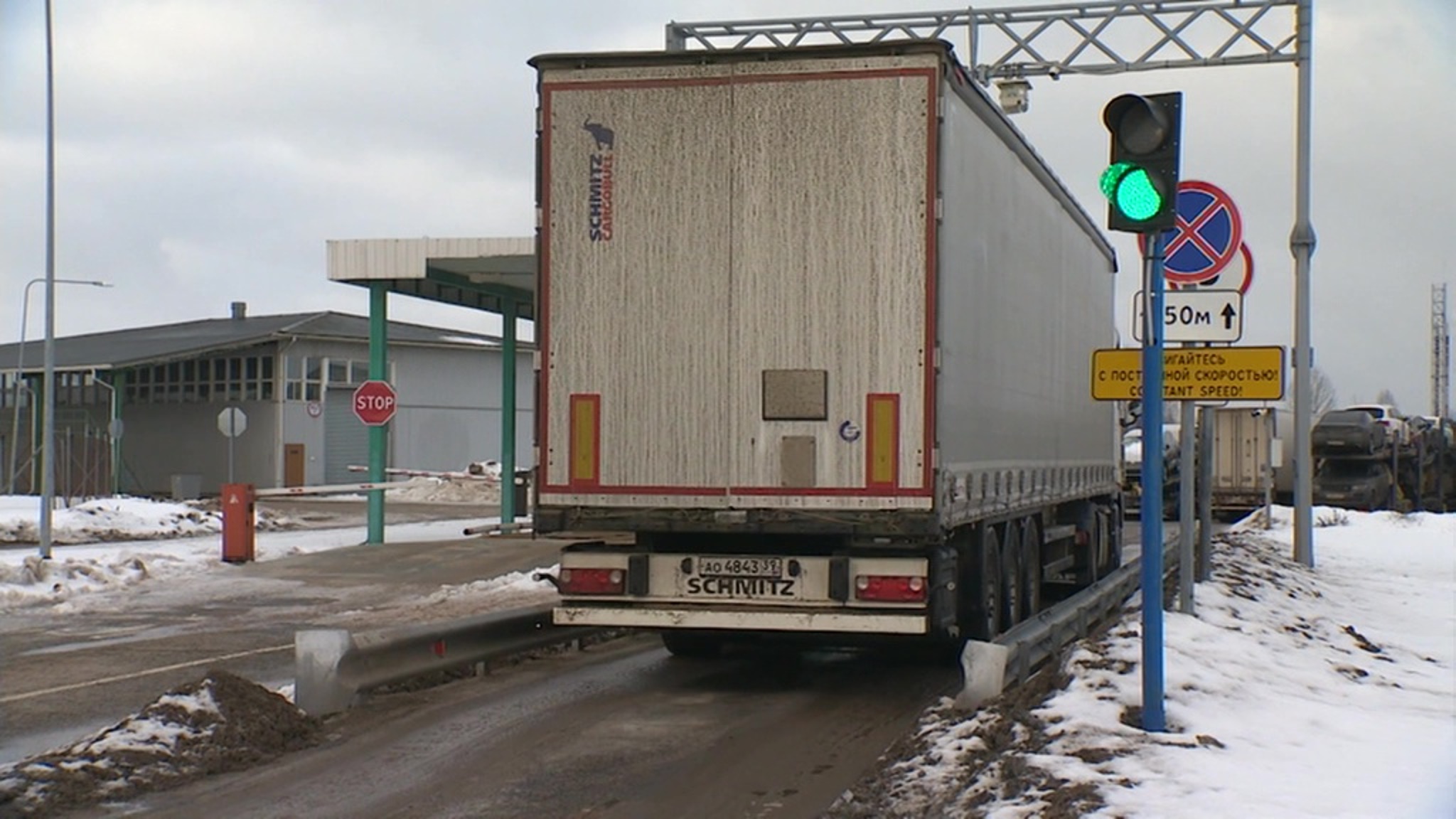 Заторы фур на границах могут привести к удорожанию продуктов