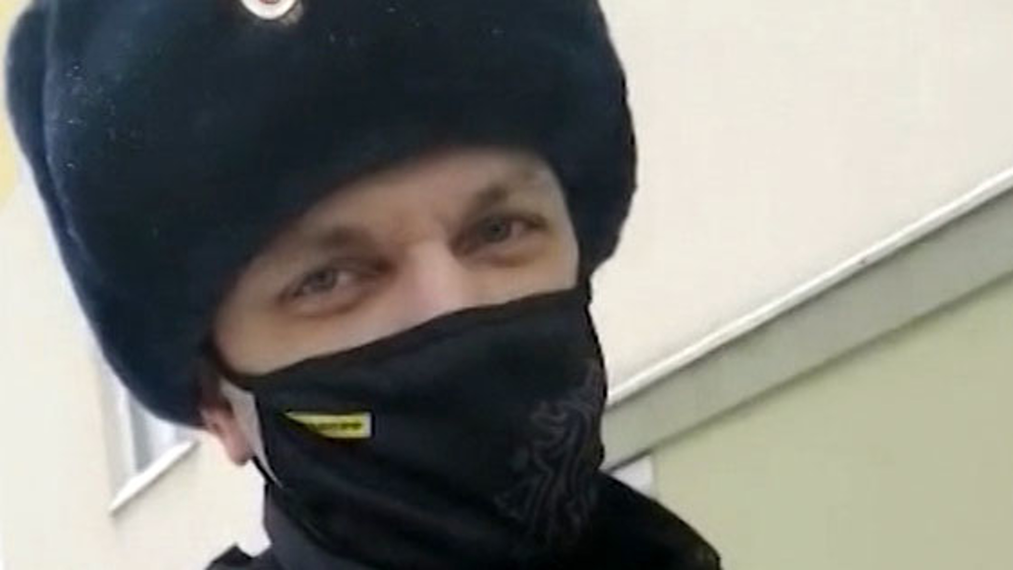 В Оренбурге поймали закладчика в форме
