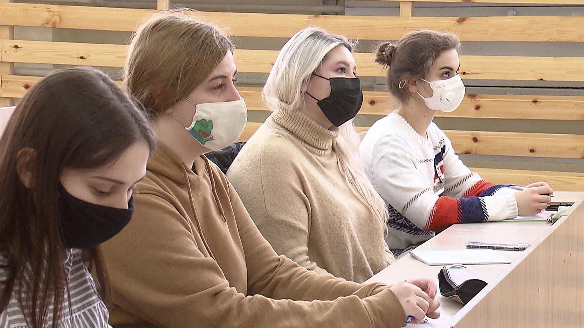 Больше 800 вузов предоставят студентам возможность поступления онлайн