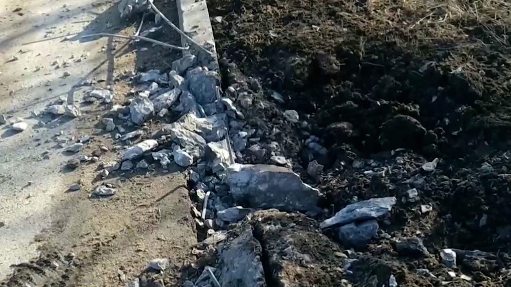 Подрыв склада и погибшие мирные жители: ВСУ атакуют Донбасс