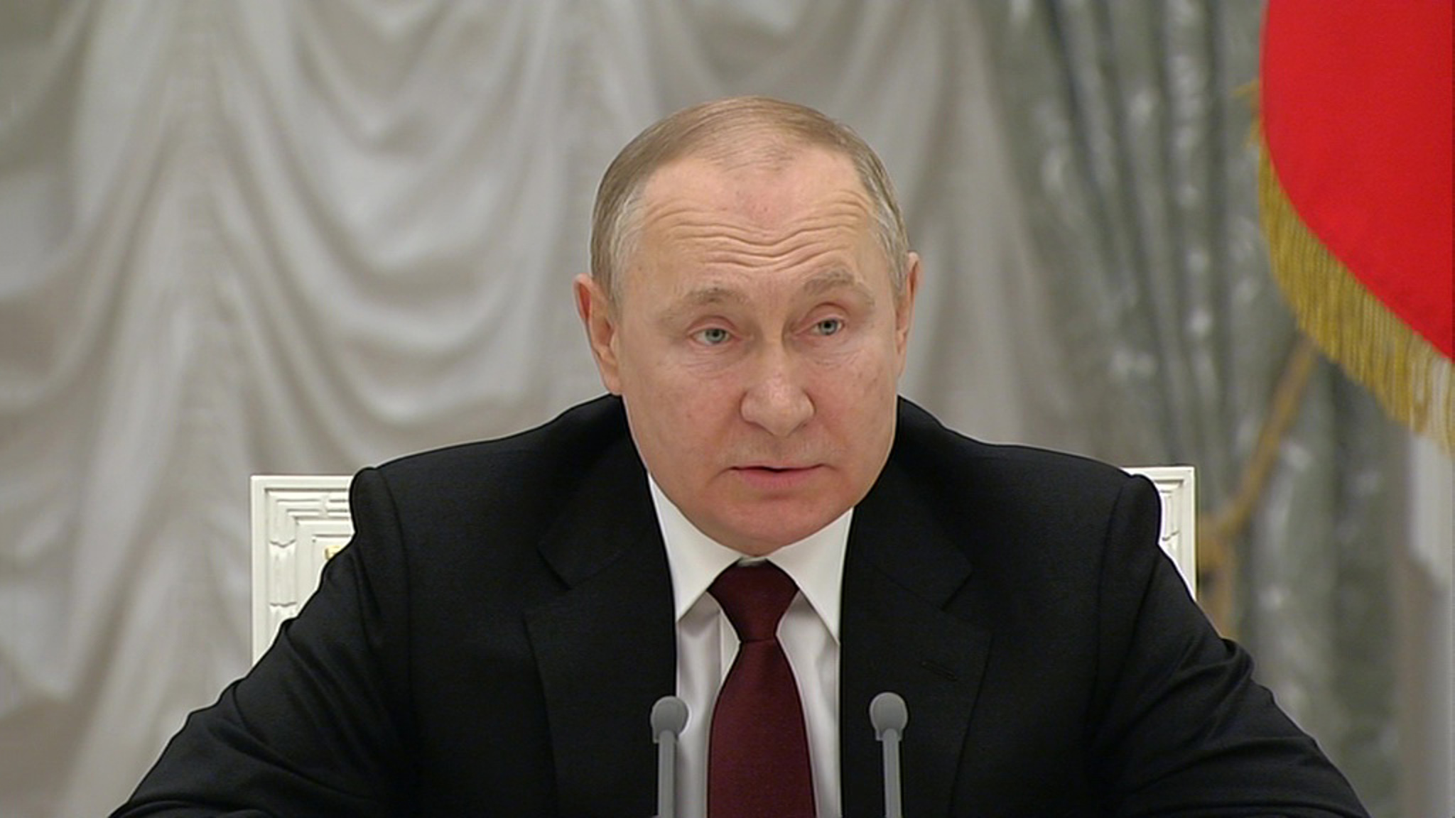 Просьба о признании независимости ДНР и ЛНР: Путин предложил определить дальнейшие шаги