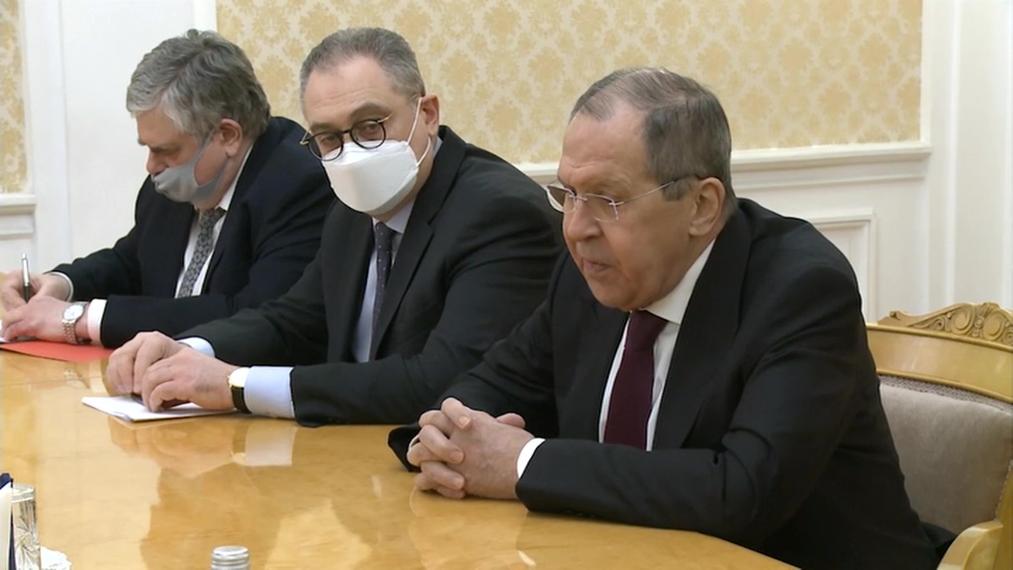 Лавров: наши западные друзья не уважают международное право