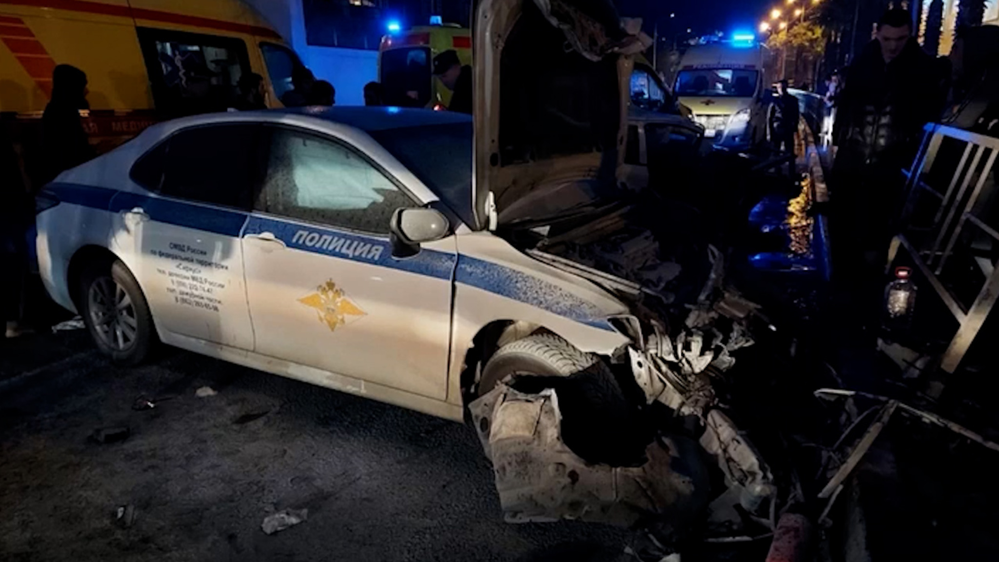 Авария с участием машины ДПС в Сочи: двое погибли, еще четверо пострадали