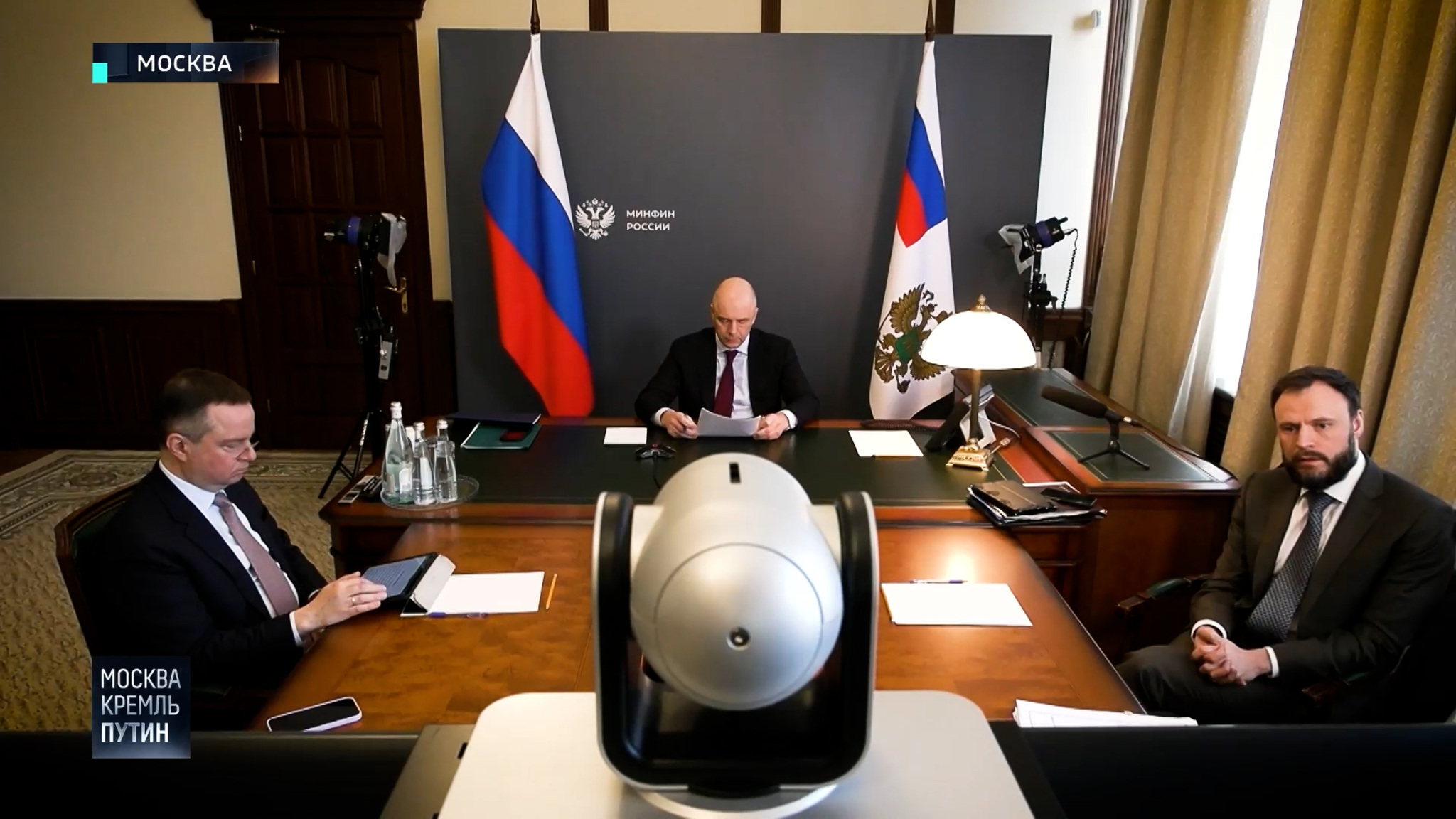 Открытый грабеж: сколько сбережений украл Запад у россиян