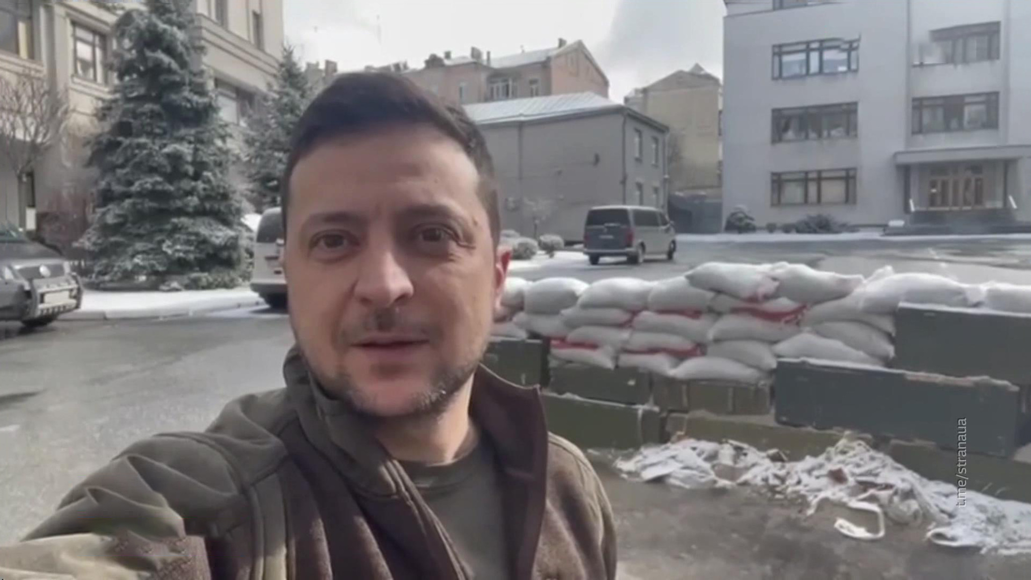 Зеленский разрешил стрелять по всем, кто угрожает госбезопасности