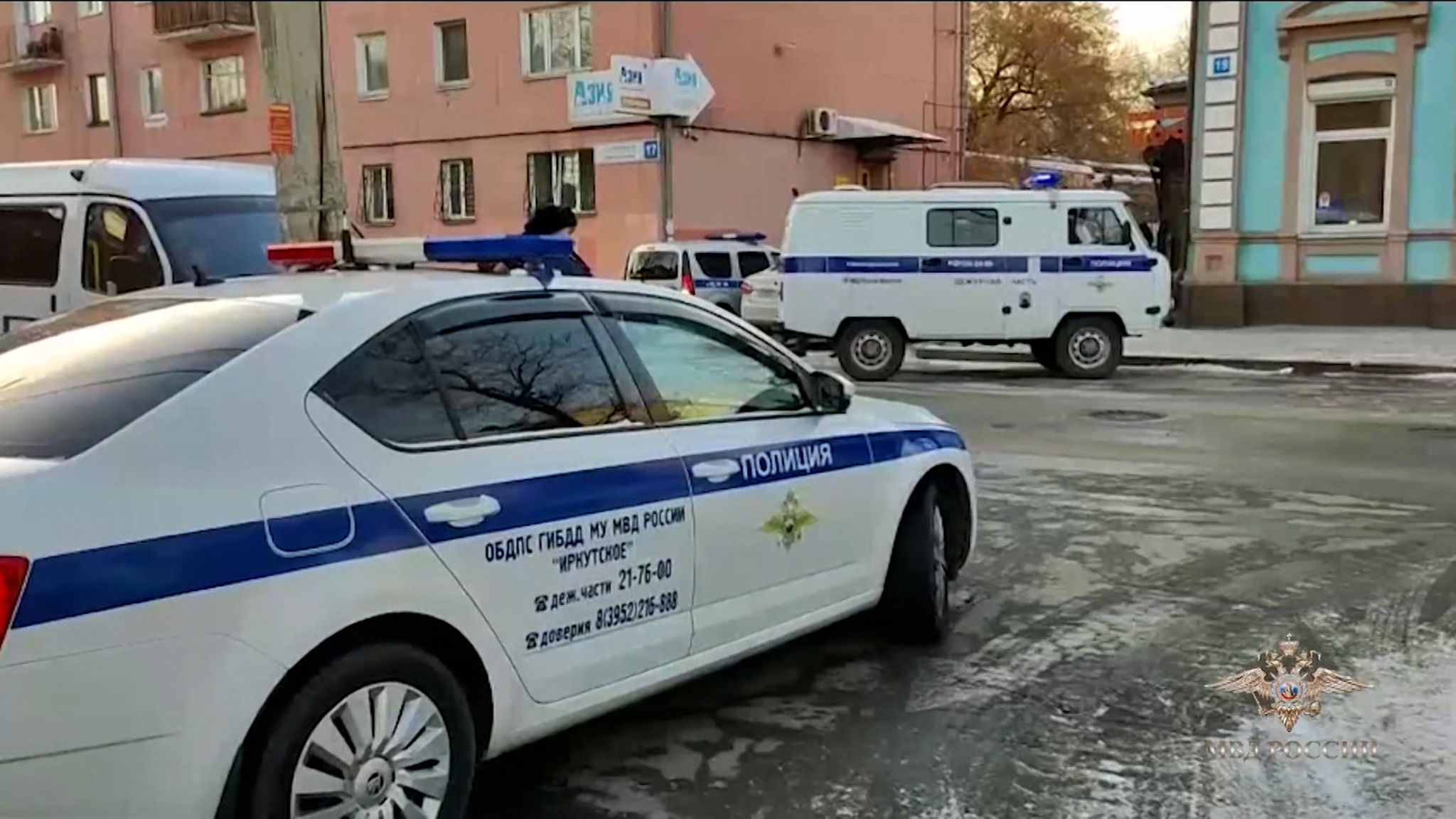 В Иркутске мужчина с ножом напал на полицейских