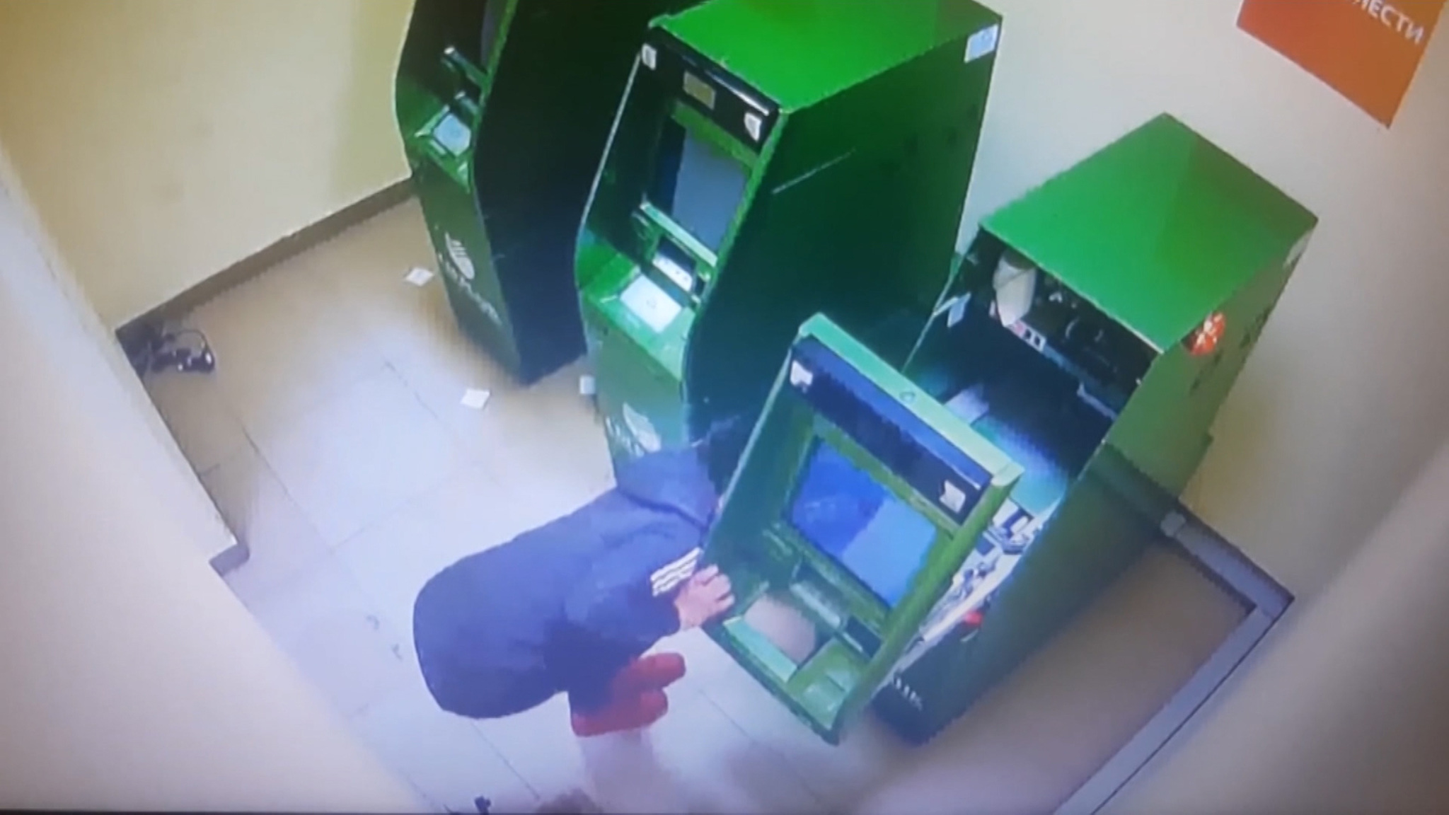 Самое глупое ограбление банкомата