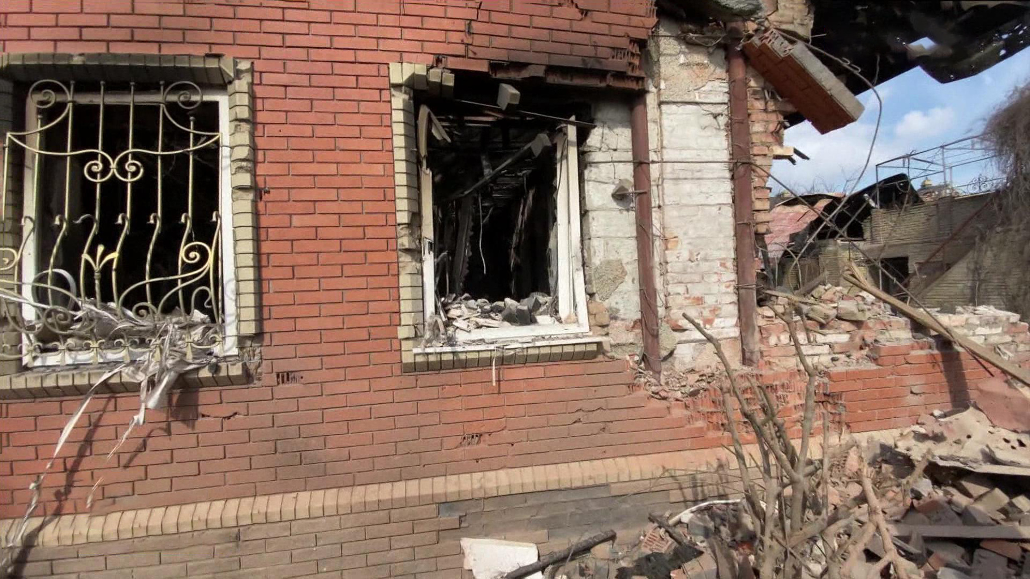 Трудности боев с нацбатами. Как зачищают Мариуполь