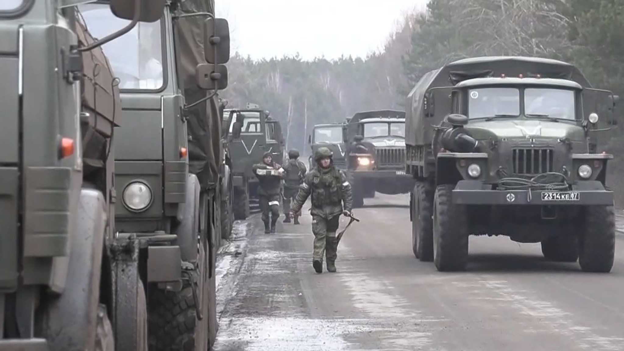 Подразделения российских десантников и мотострелков сражаются на подступах к Киеву