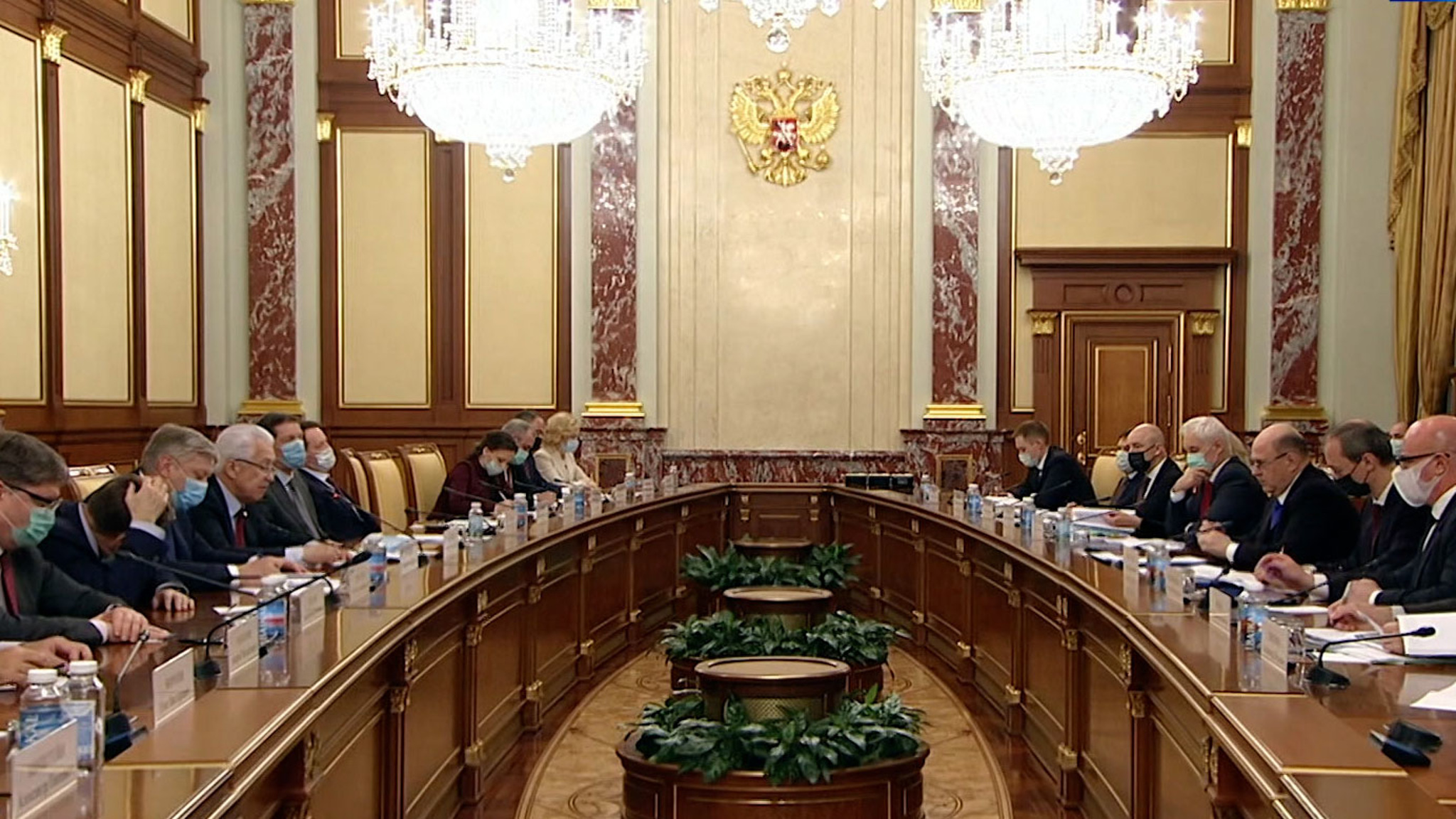 Меры поддержки: ввоз заграничных лекарств и рынок труда