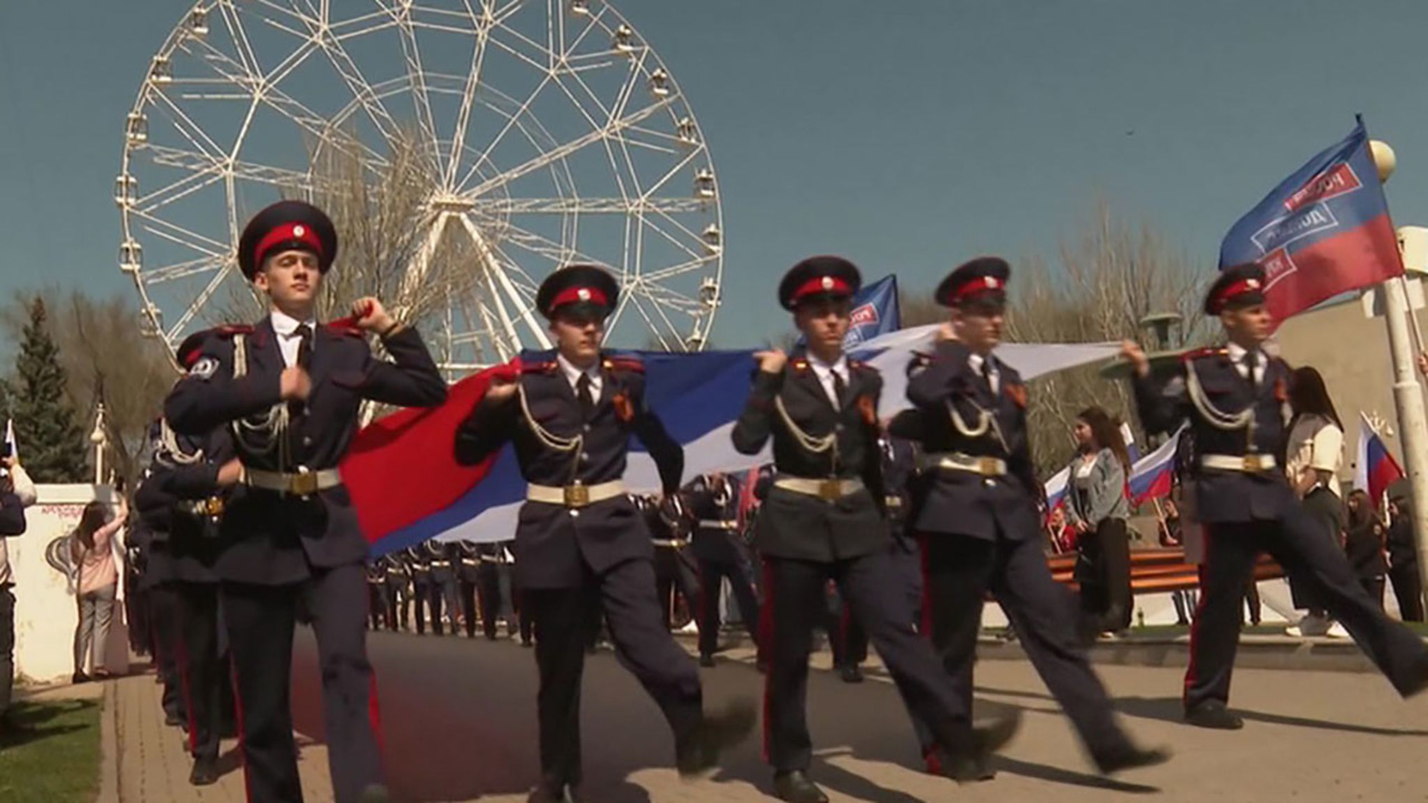 Народ и армия едины: акции поддержки наших военных прокатились по всей стране