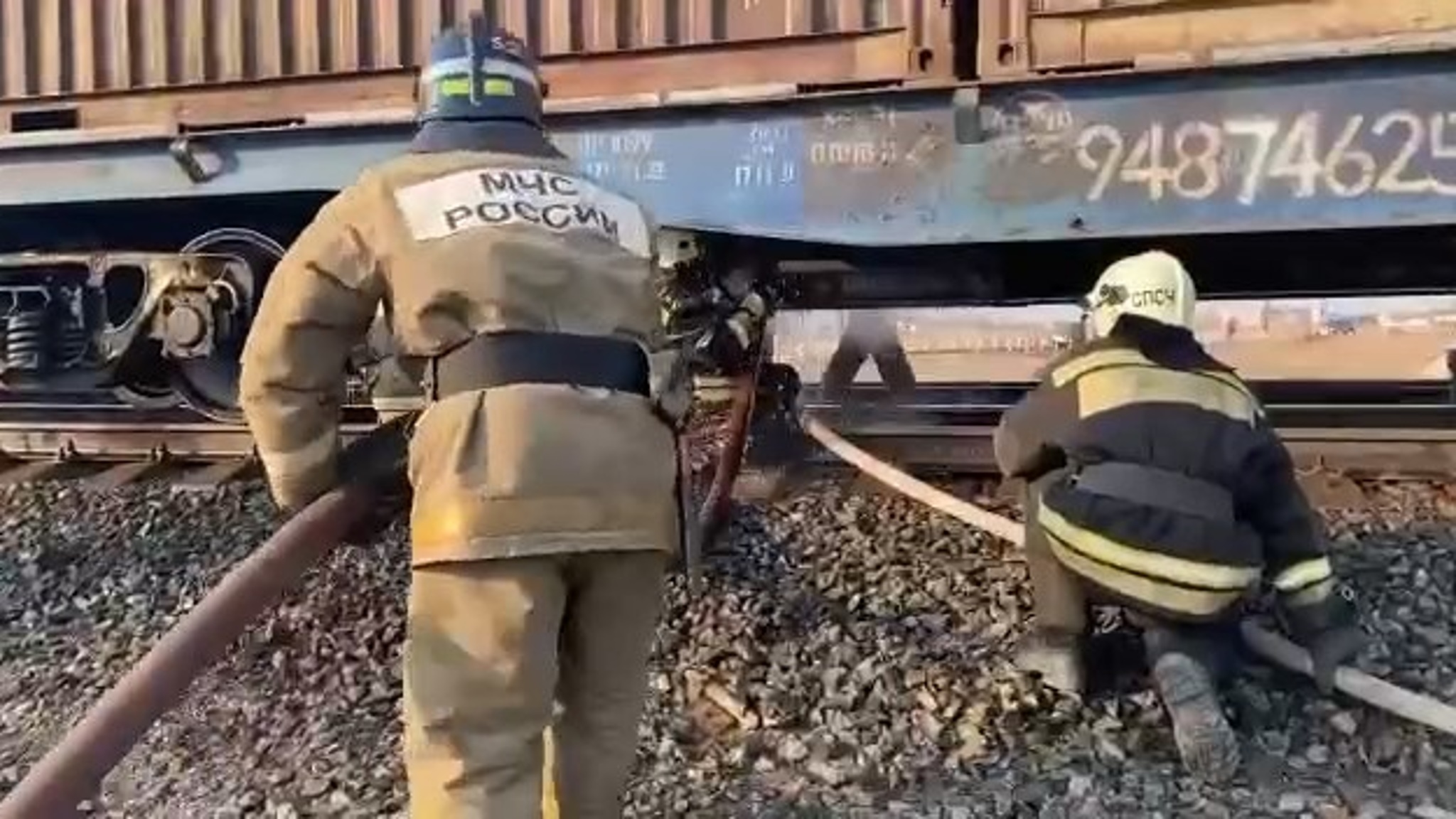 В Омской области у поезда загорелся вагон