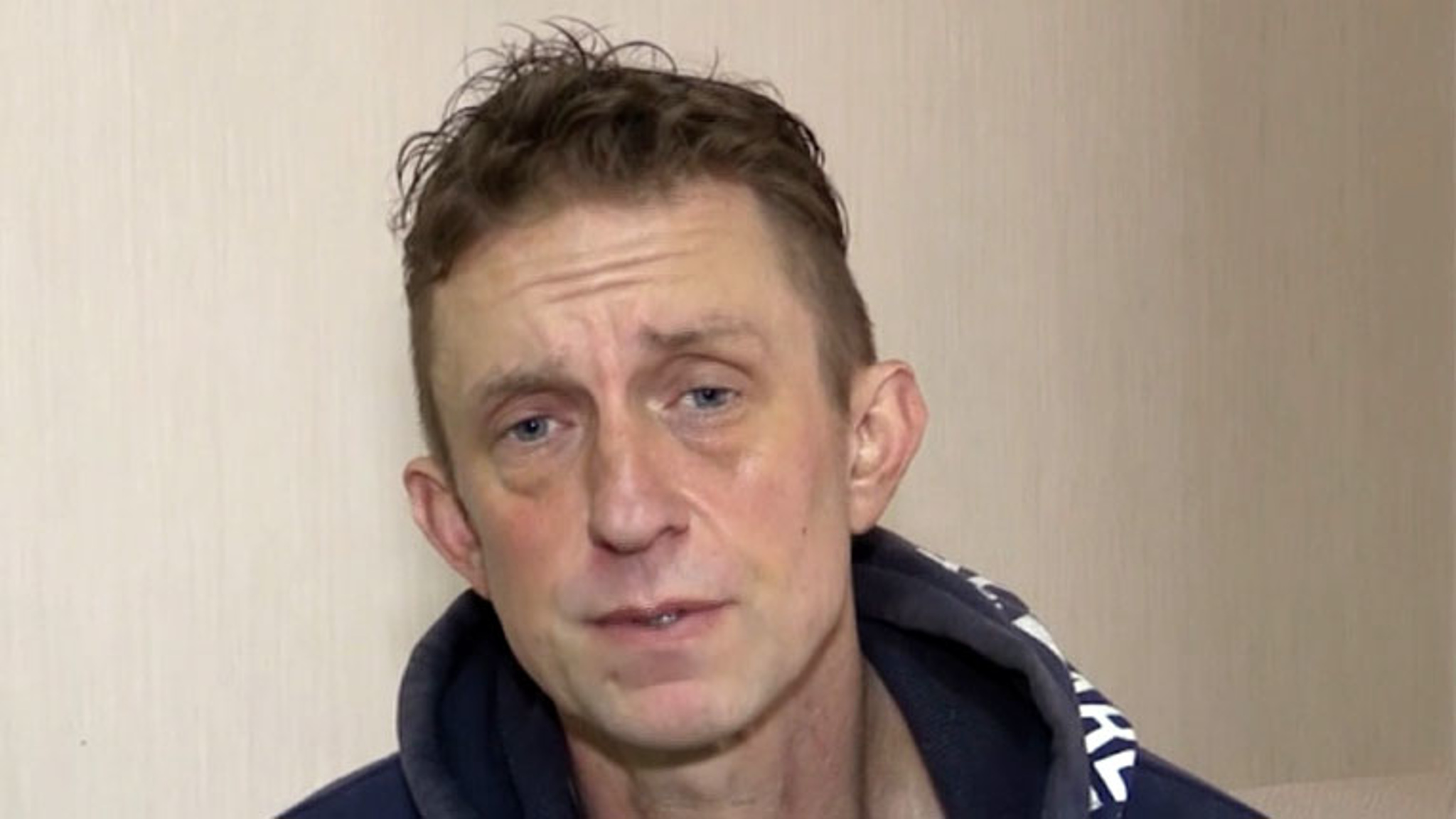 Британский наемник просит родных повлиять на Джонсона