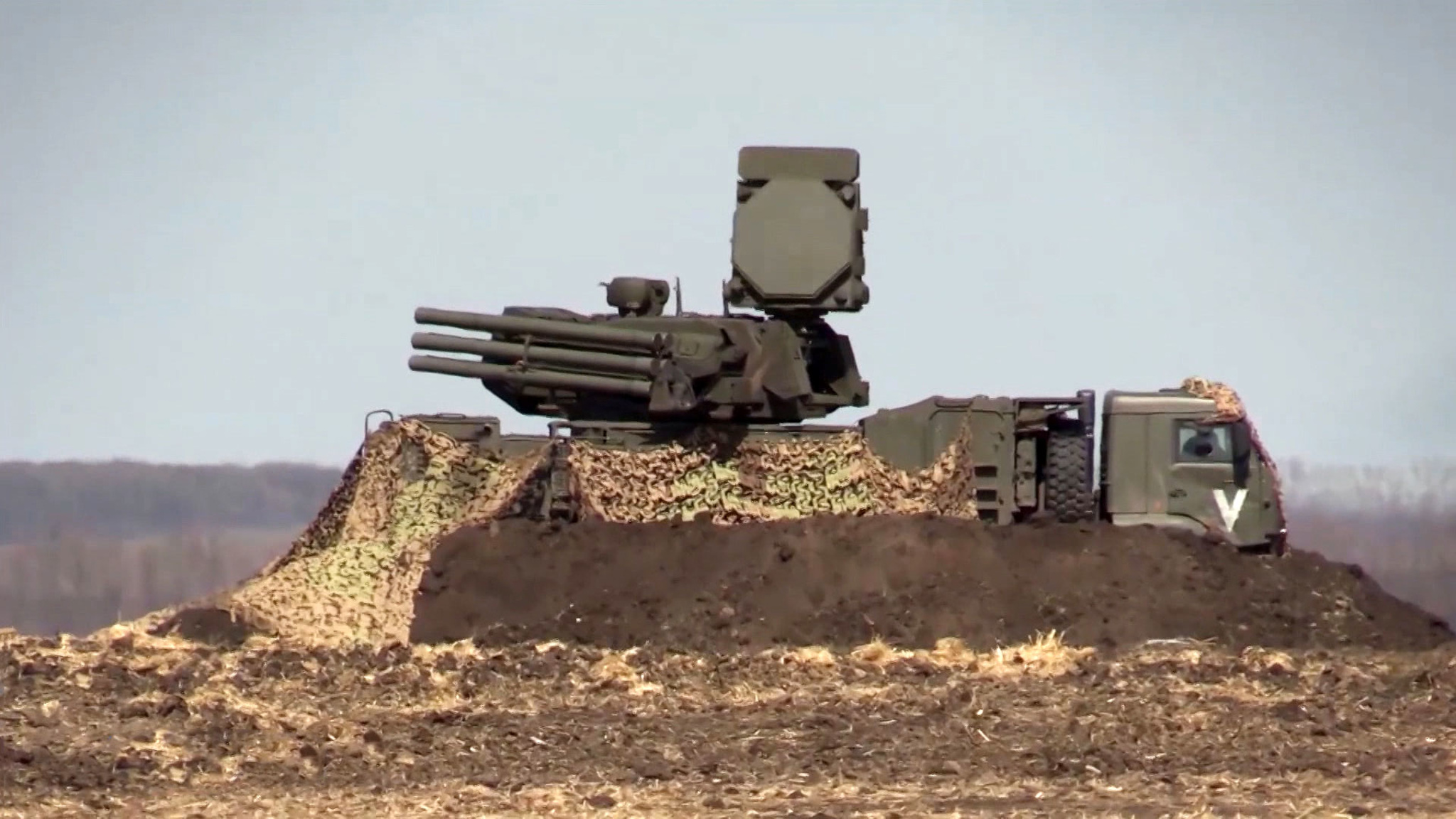Комплексы "Искандер" бьют по военной структуре Украины.