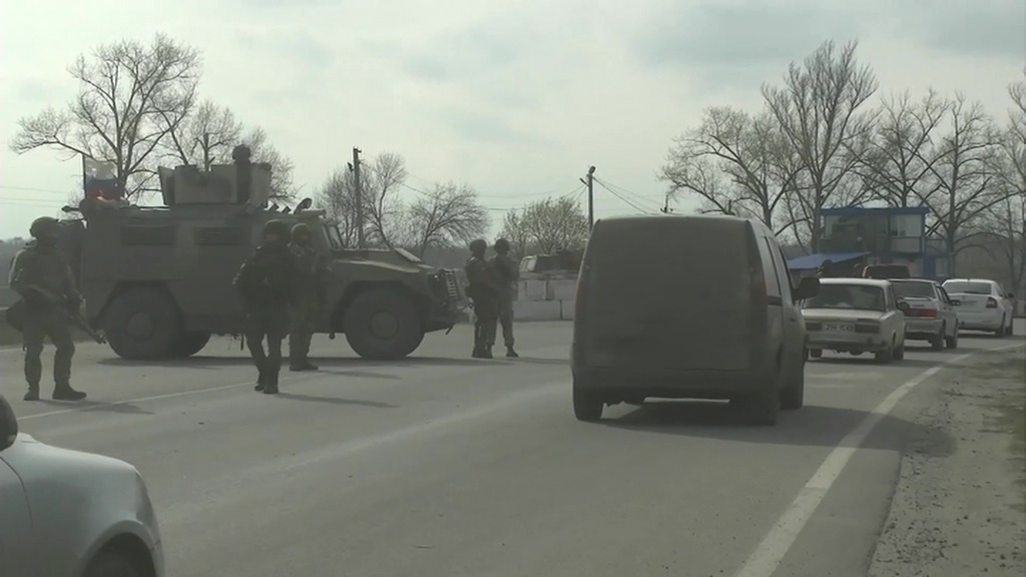 Российские военные обеспечивают безопасность в Харьковской области
