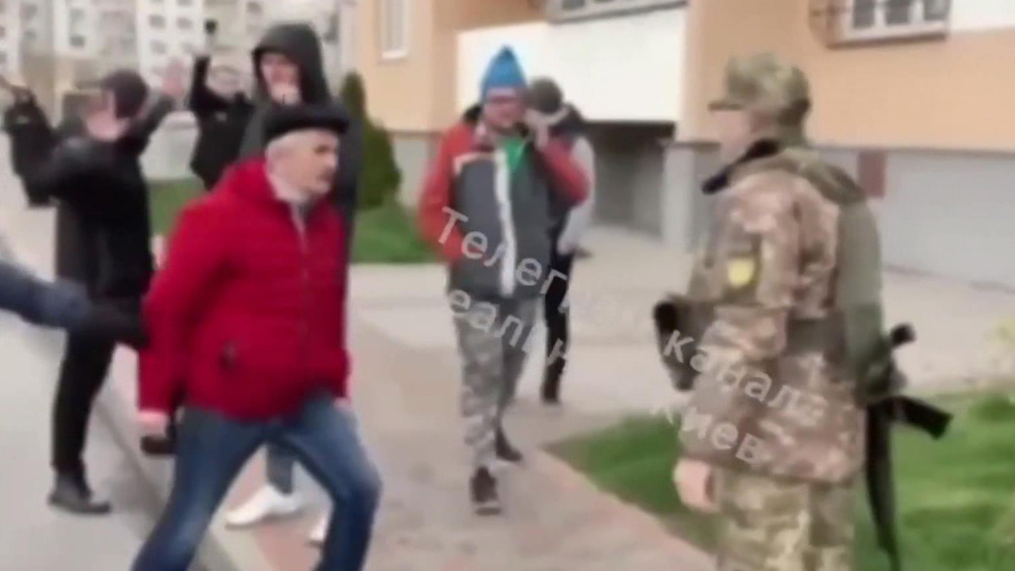Угроза оружием: националисты порождают хаос на Украине
