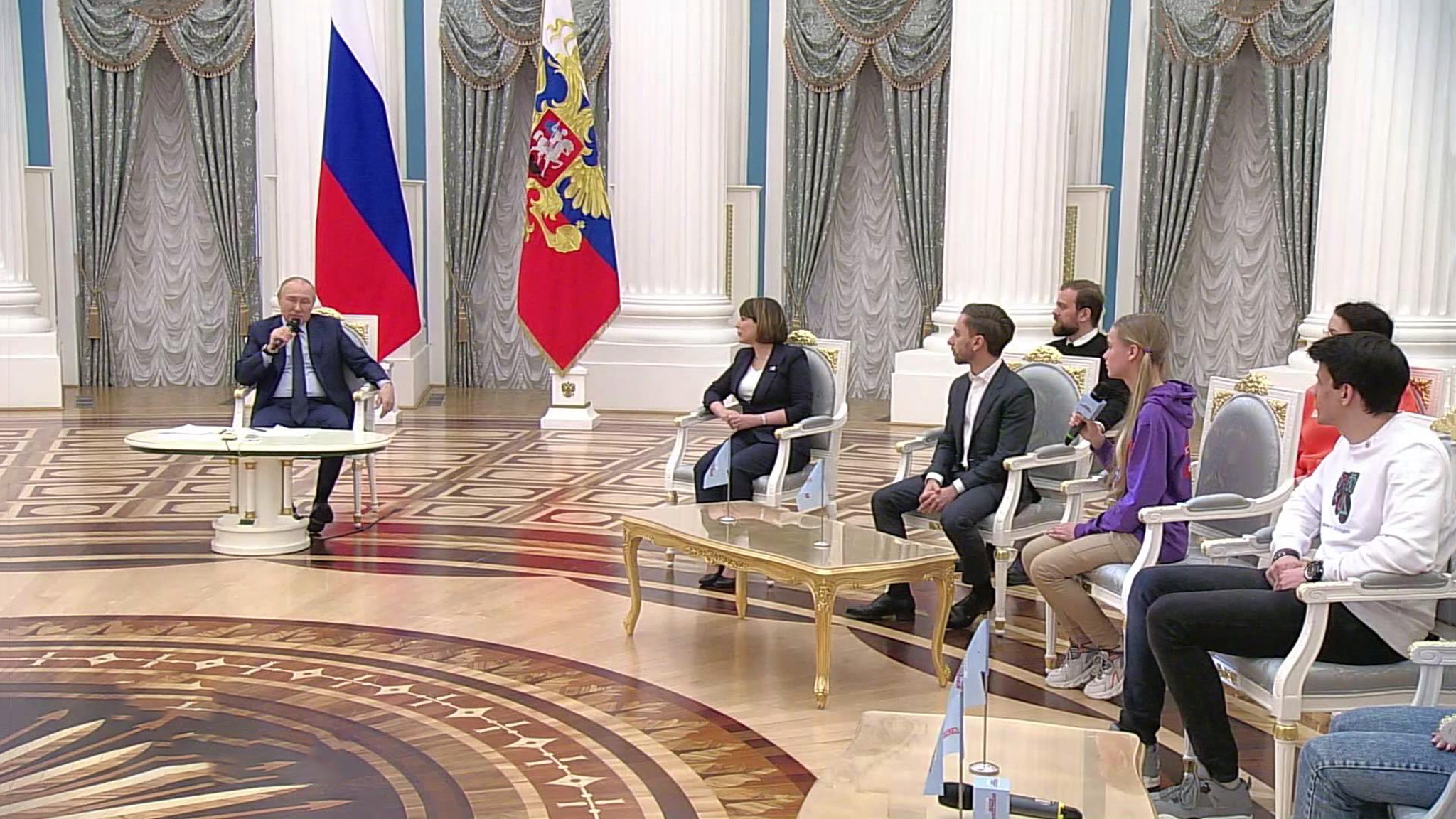 Путин провел большую встречу с молодежью