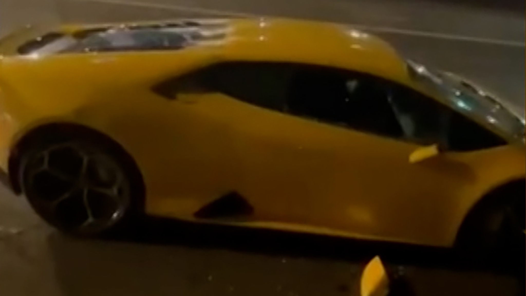 Гонял на Lamborghini: сын миллиардера Артака Эвояна сбил пешехода на зебре