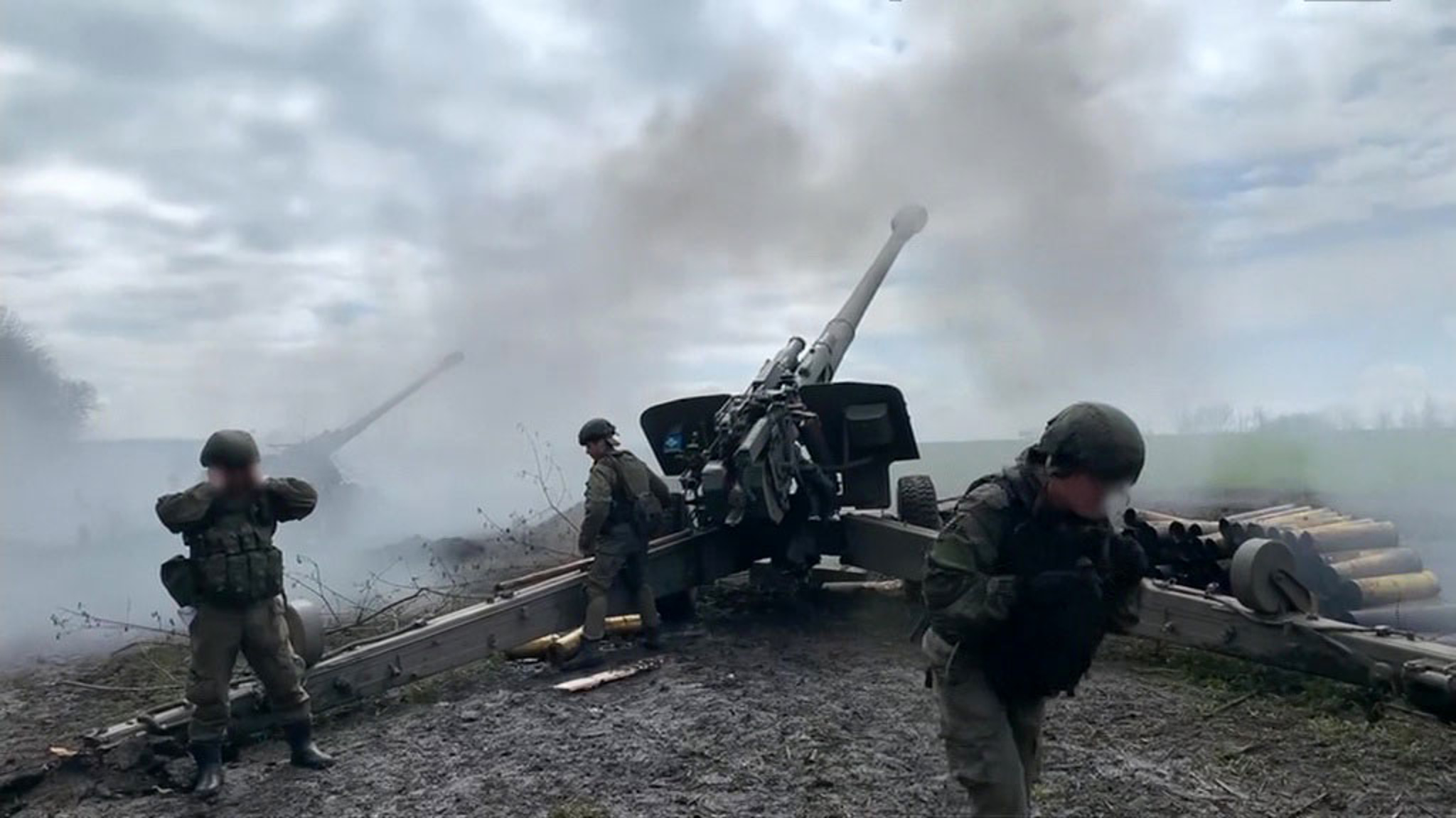 МО: на Украине уничтожены два склада боеприпасов