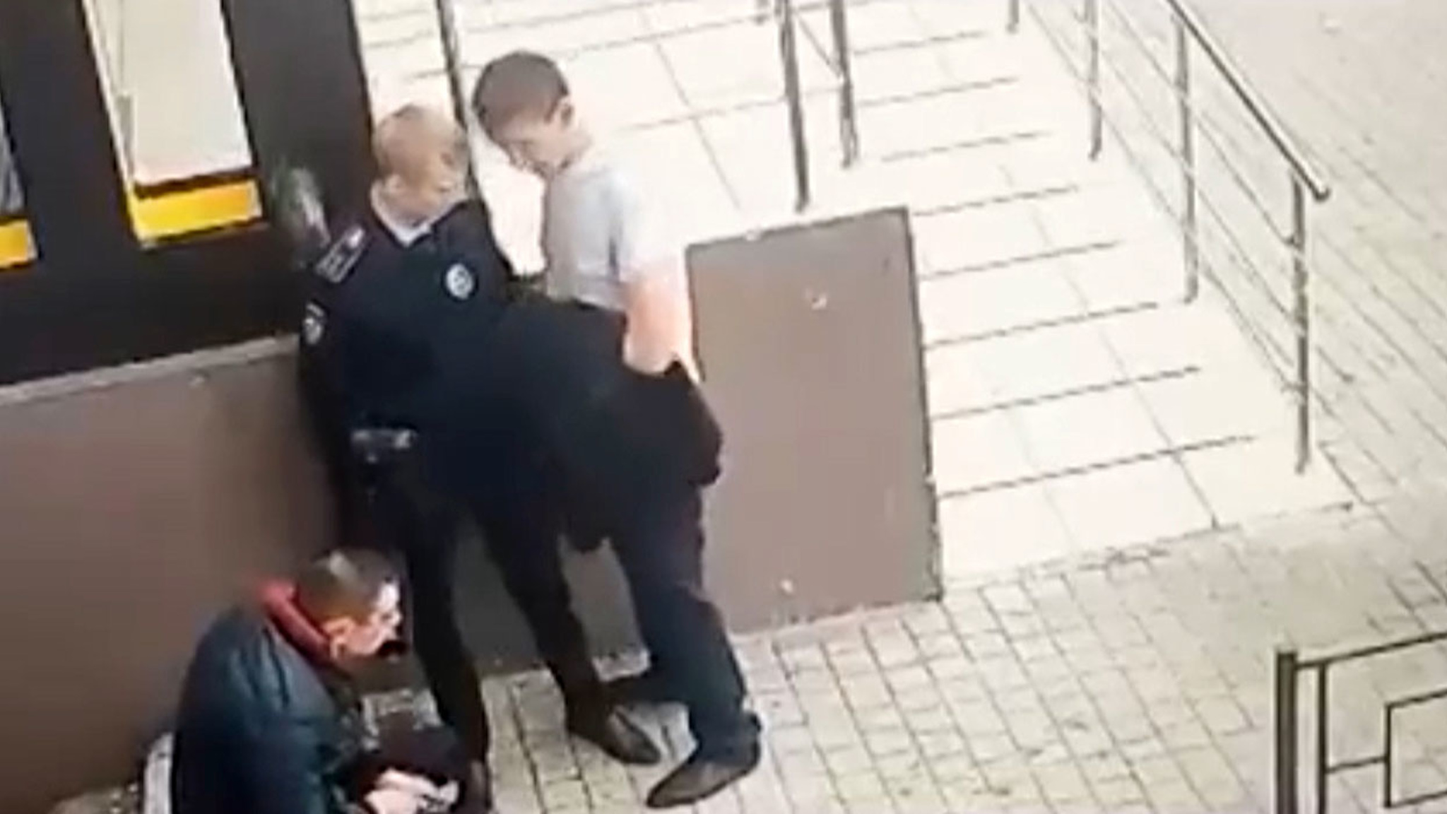 В Воронеже полицейских подозревают в получении взятки от наркоманов